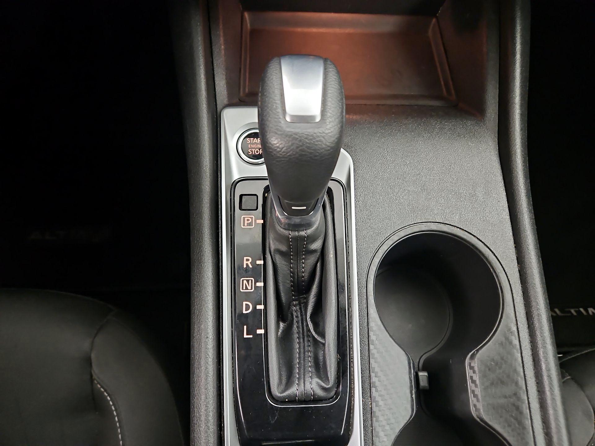 Thumbnail: 2022 Nissan Altima - 17