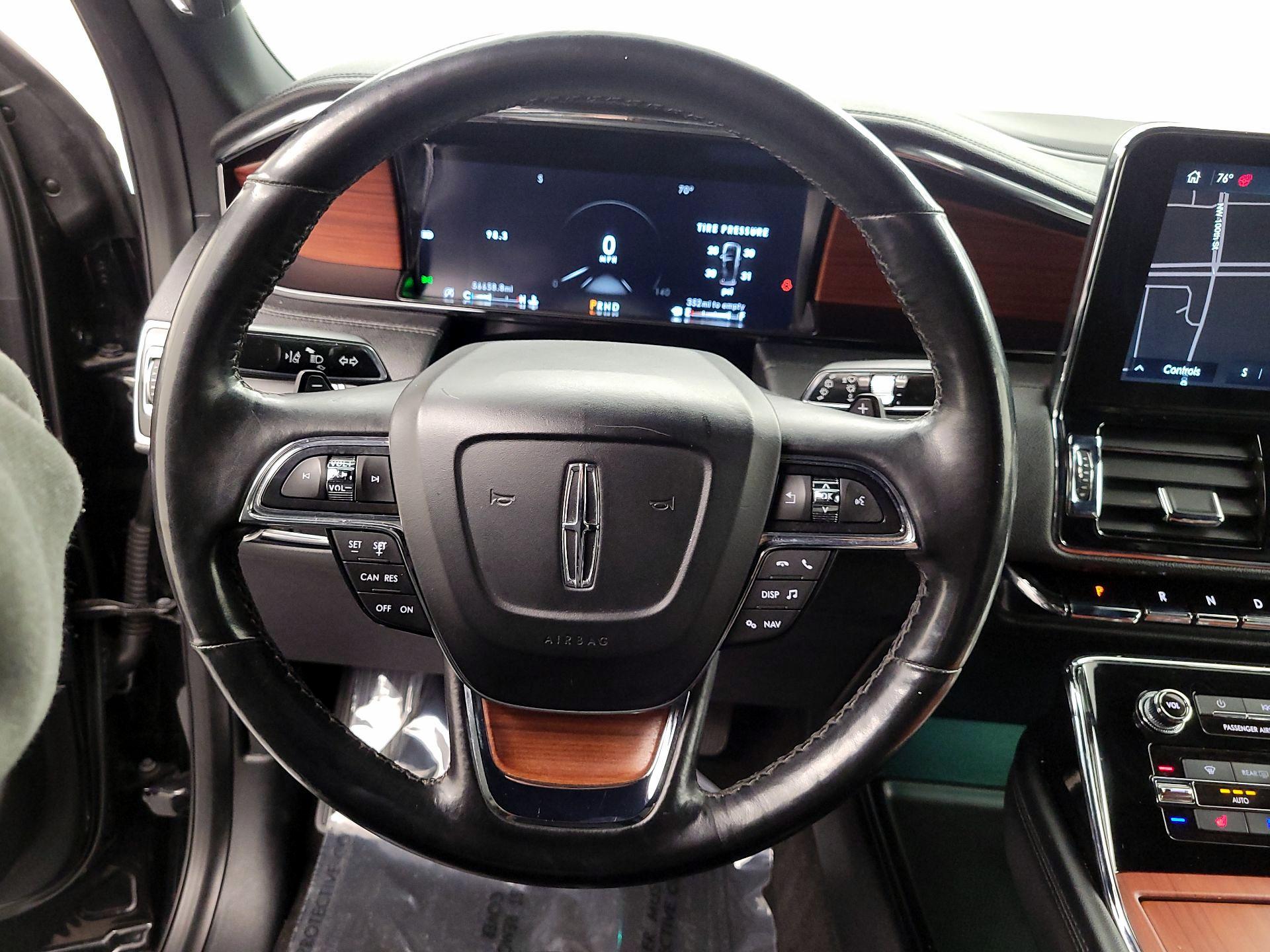 Thumbnail: 2021 Lincoln Navigator - 10