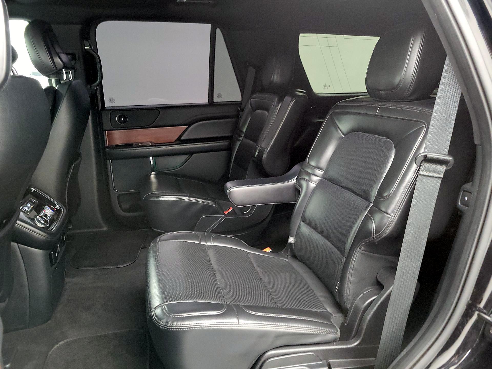 Thumbnail: 2021 Lincoln Navigator - 20