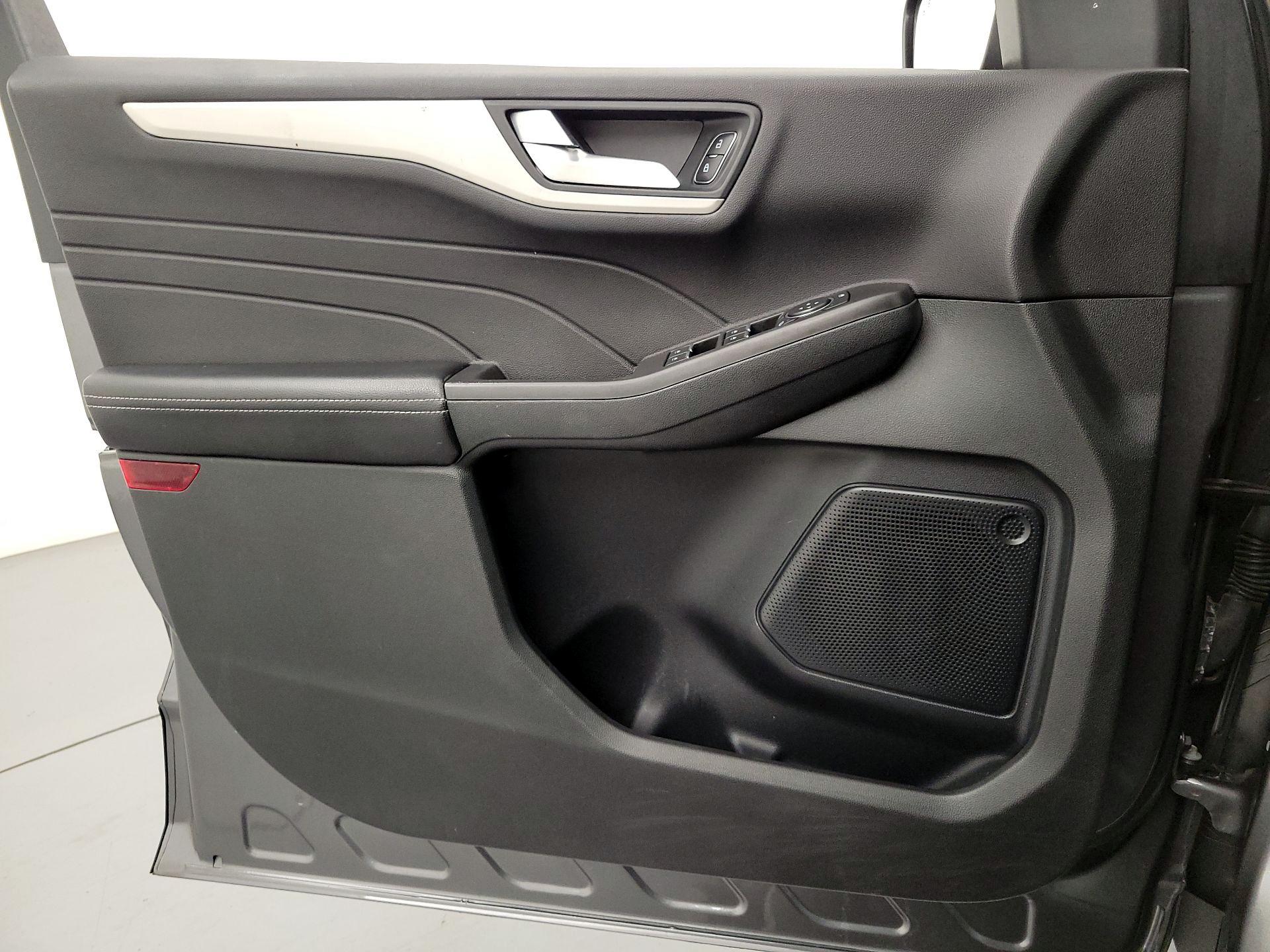 Thumbnail: 2021 Ford Escape - 12