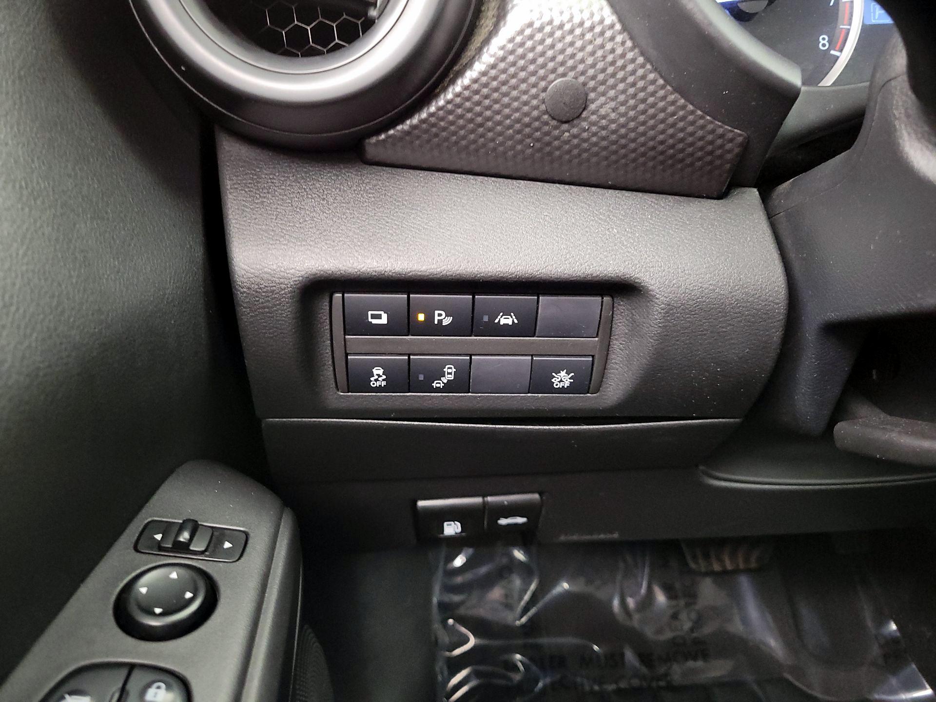 Thumbnail: 2020 Nissan Kicks - 13