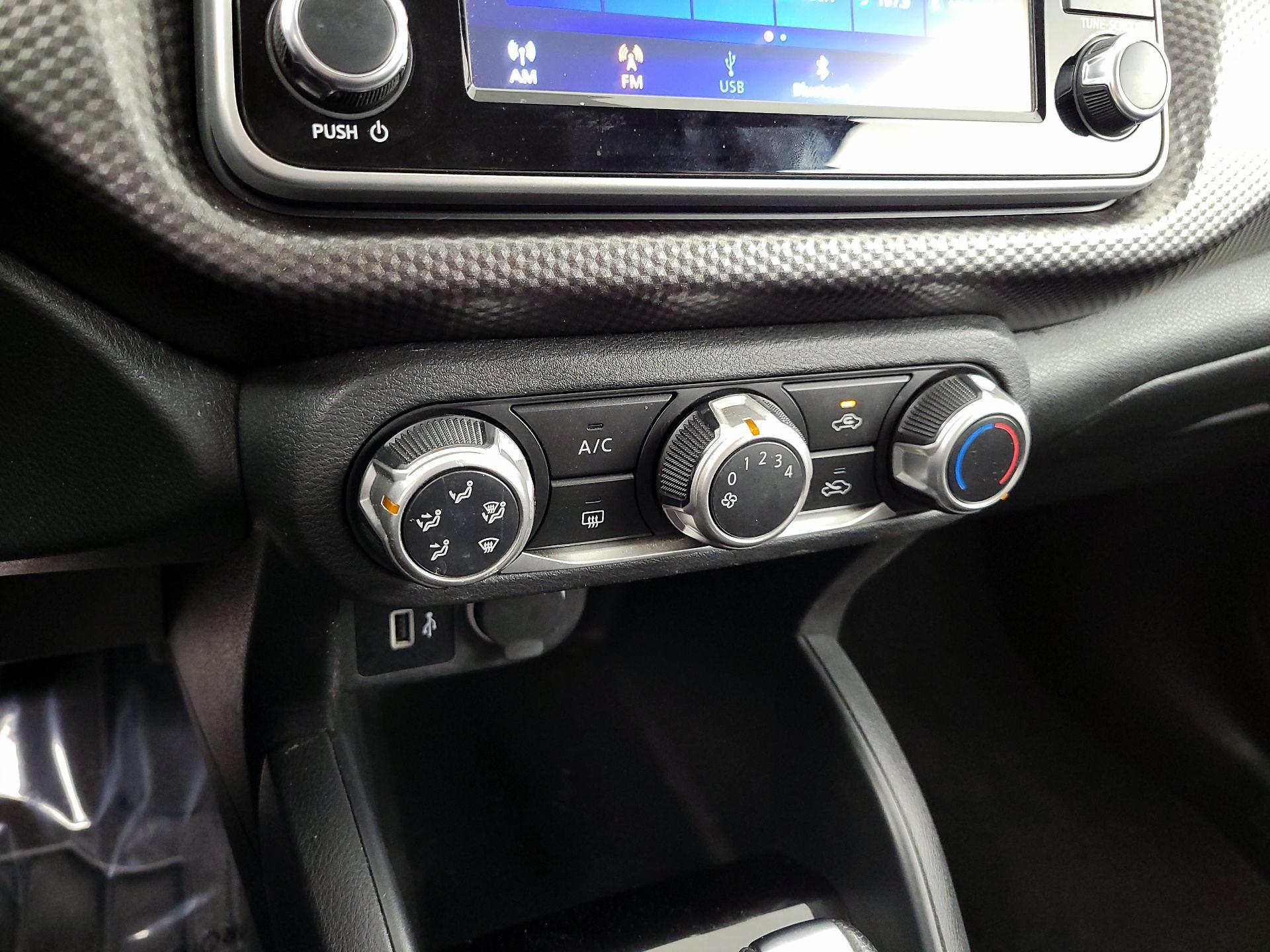 Thumbnail: 2020 Nissan Kicks - 16