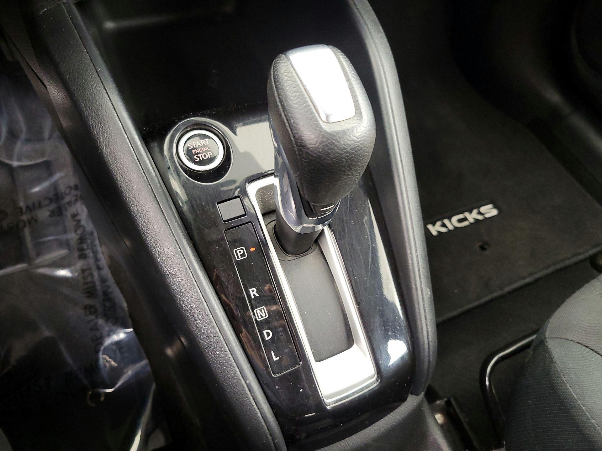 Thumbnail: 2020 Nissan Kicks - 17