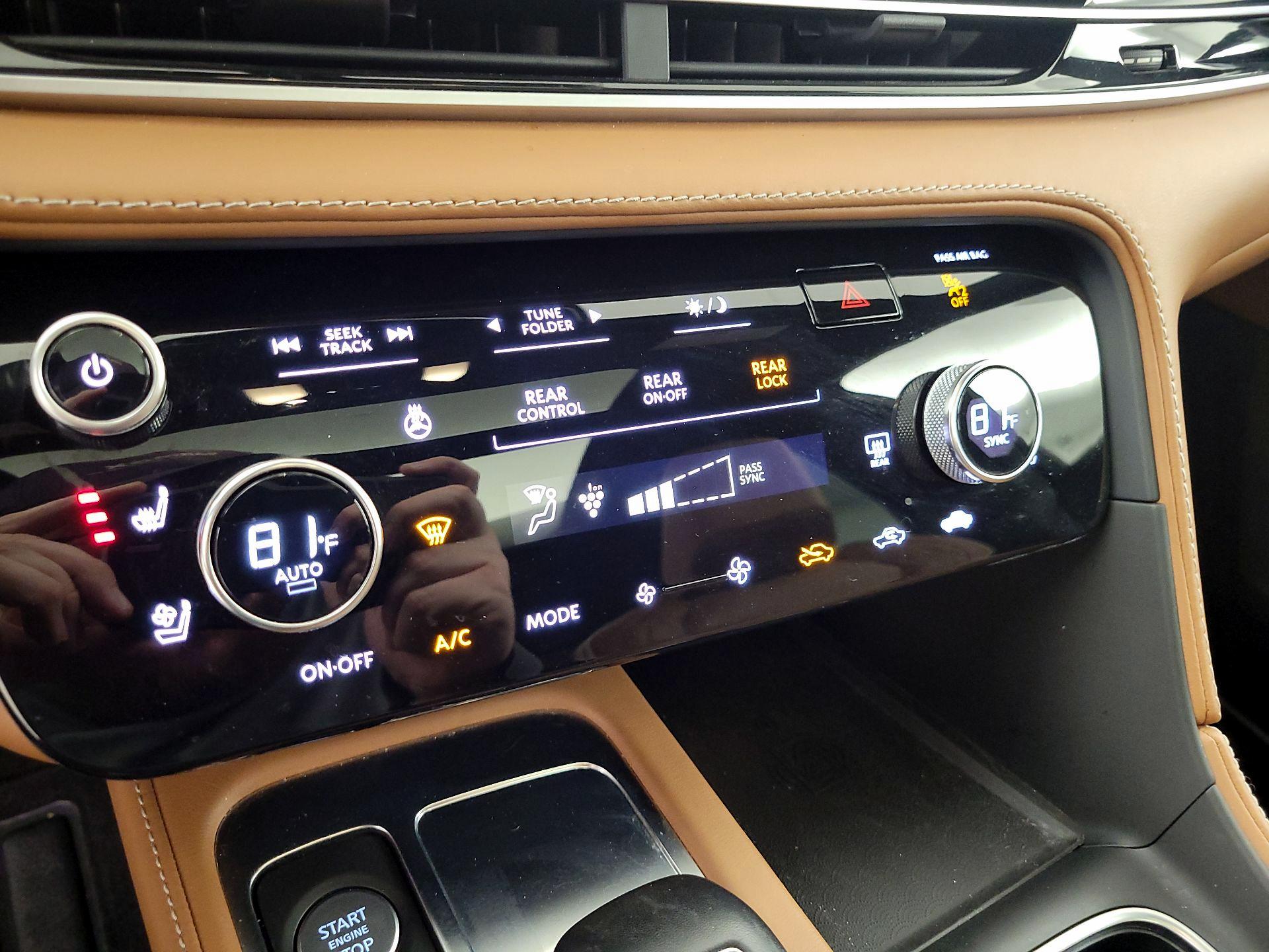 Thumbnail: 2023 INFINITI QX60 - 17