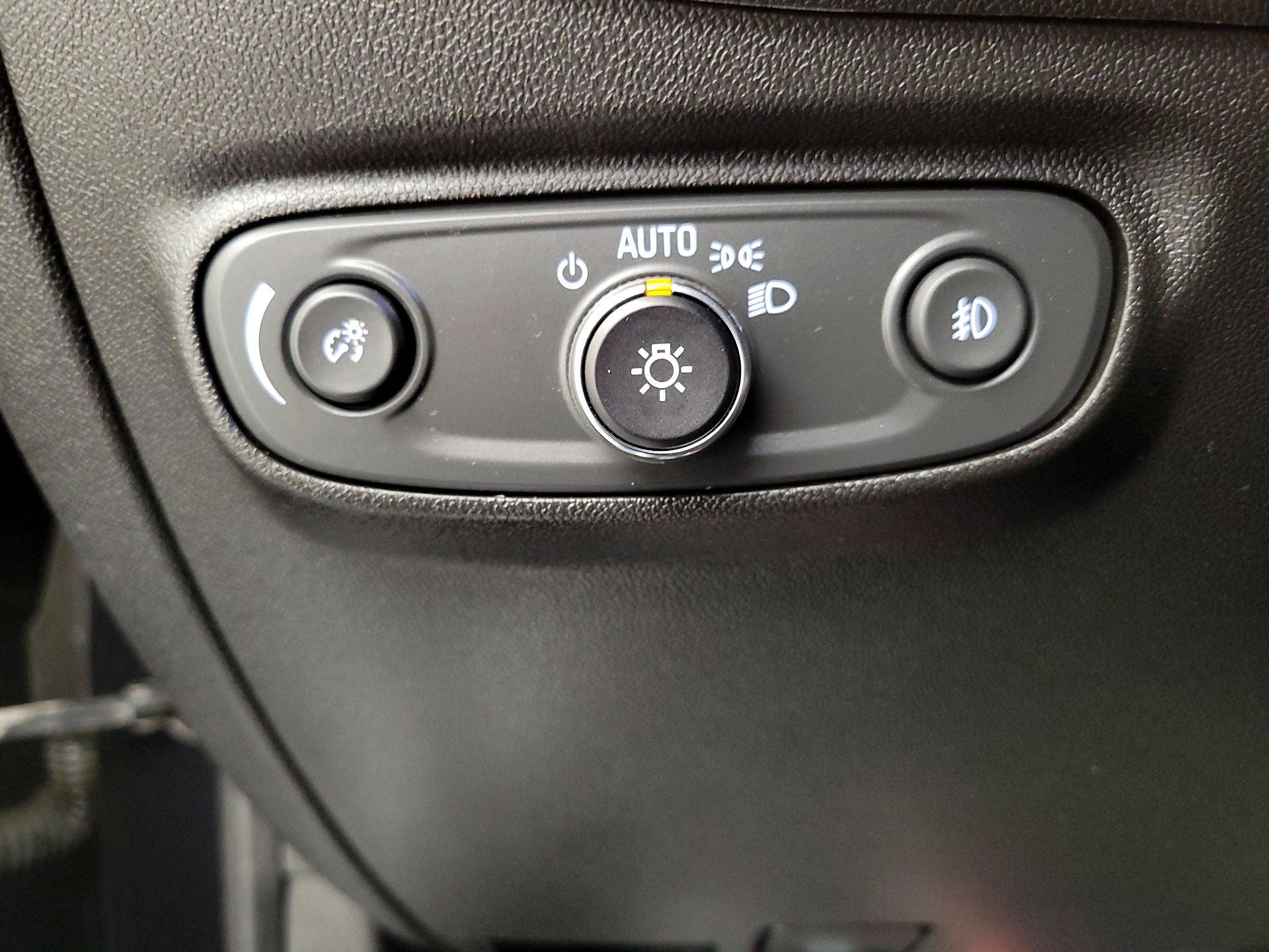 Thumbnail: 2020 Chevrolet Equinox - 13