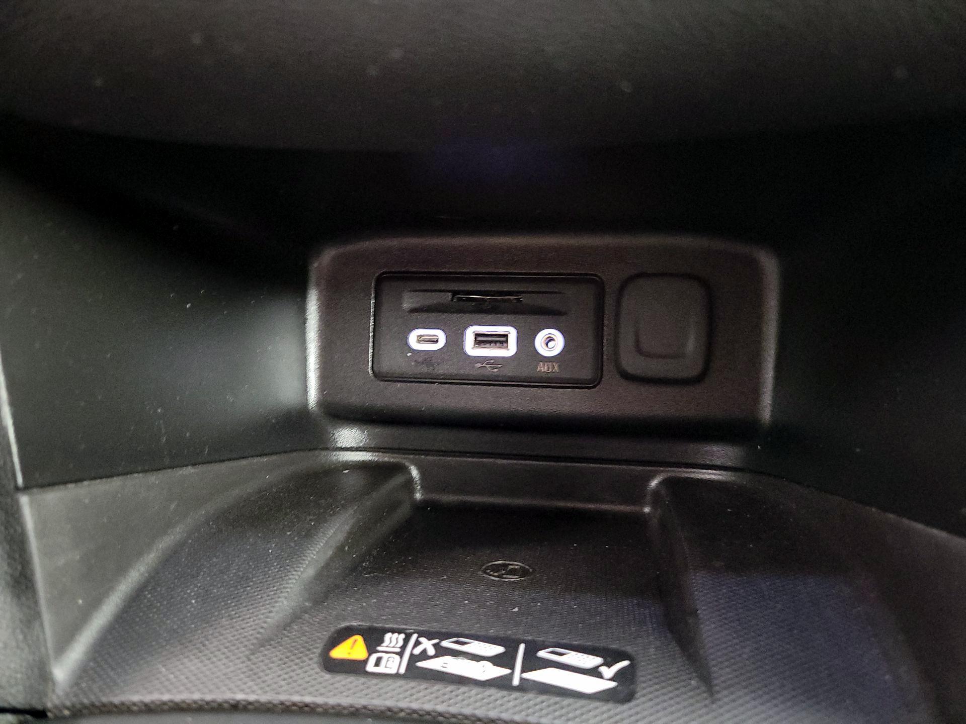 Thumbnail: 2020 Chevrolet Equinox - 18