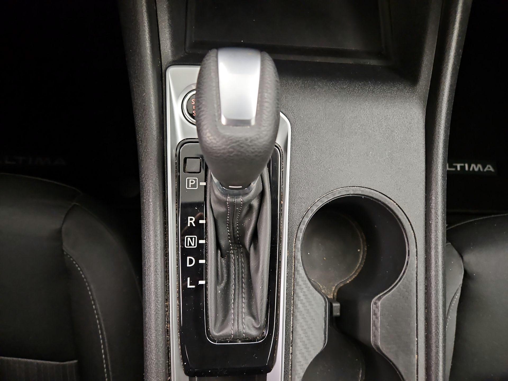 Thumbnail: 2022 Nissan Altima - 17