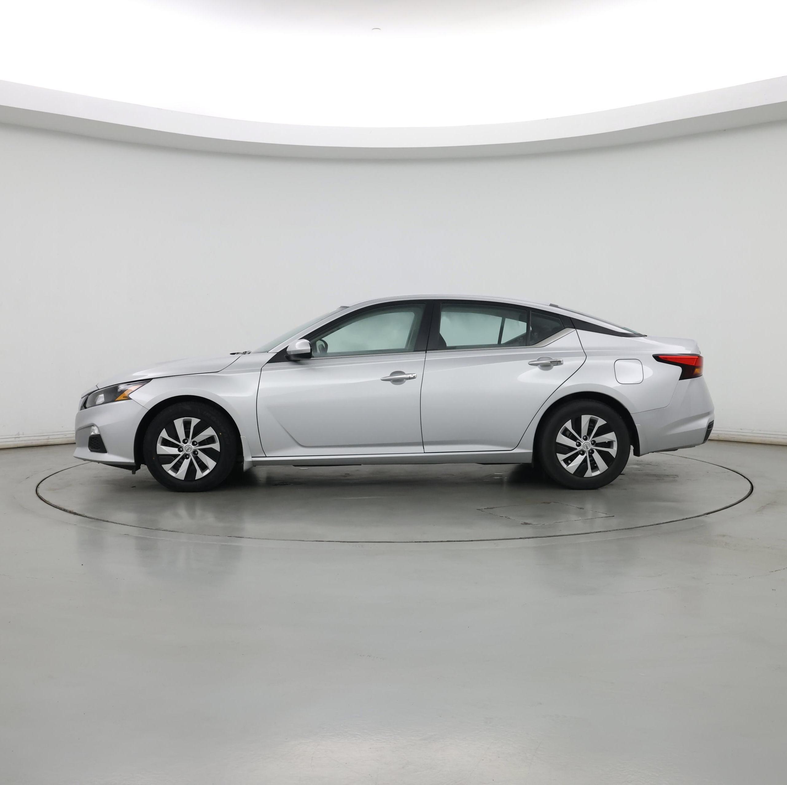 Thumbnail: 2022 Nissan Altima - 3