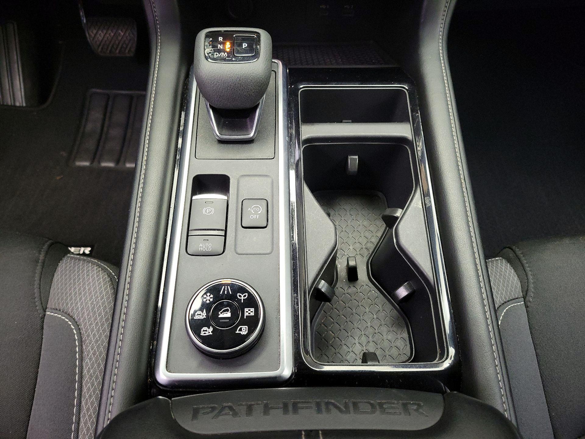 Thumbnail: 2023 Nissan Pathfinder - 17