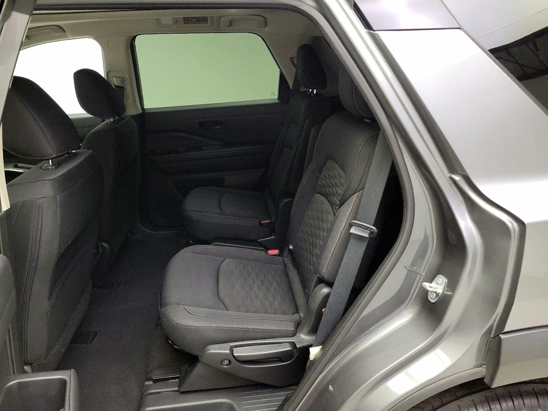 Thumbnail: 2023 Nissan Pathfinder - 20