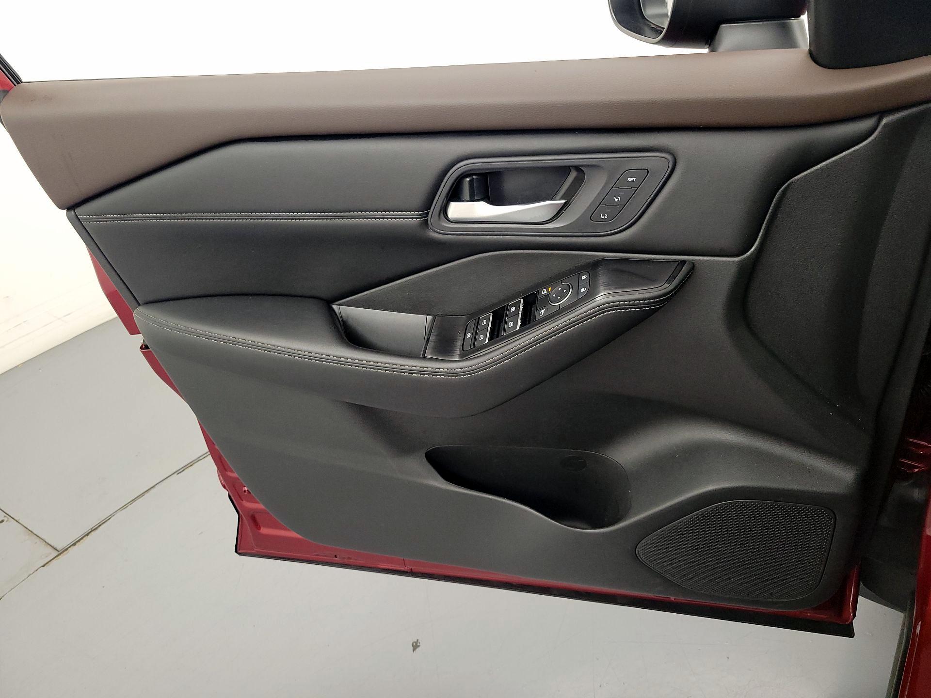 Thumbnail: 2023 Nissan Rogue - 12