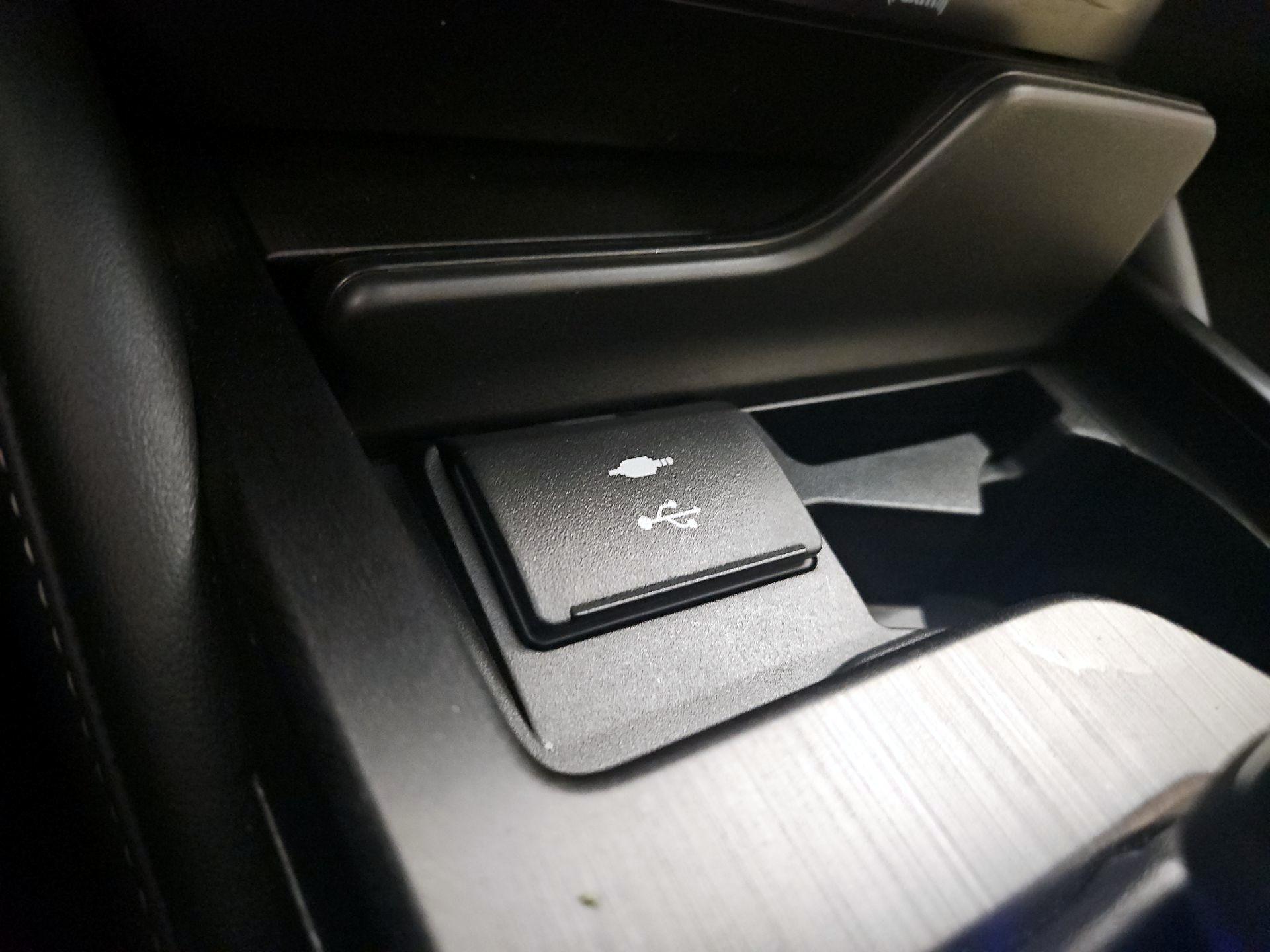 Thumbnail: 2022 Lexus ES - 19