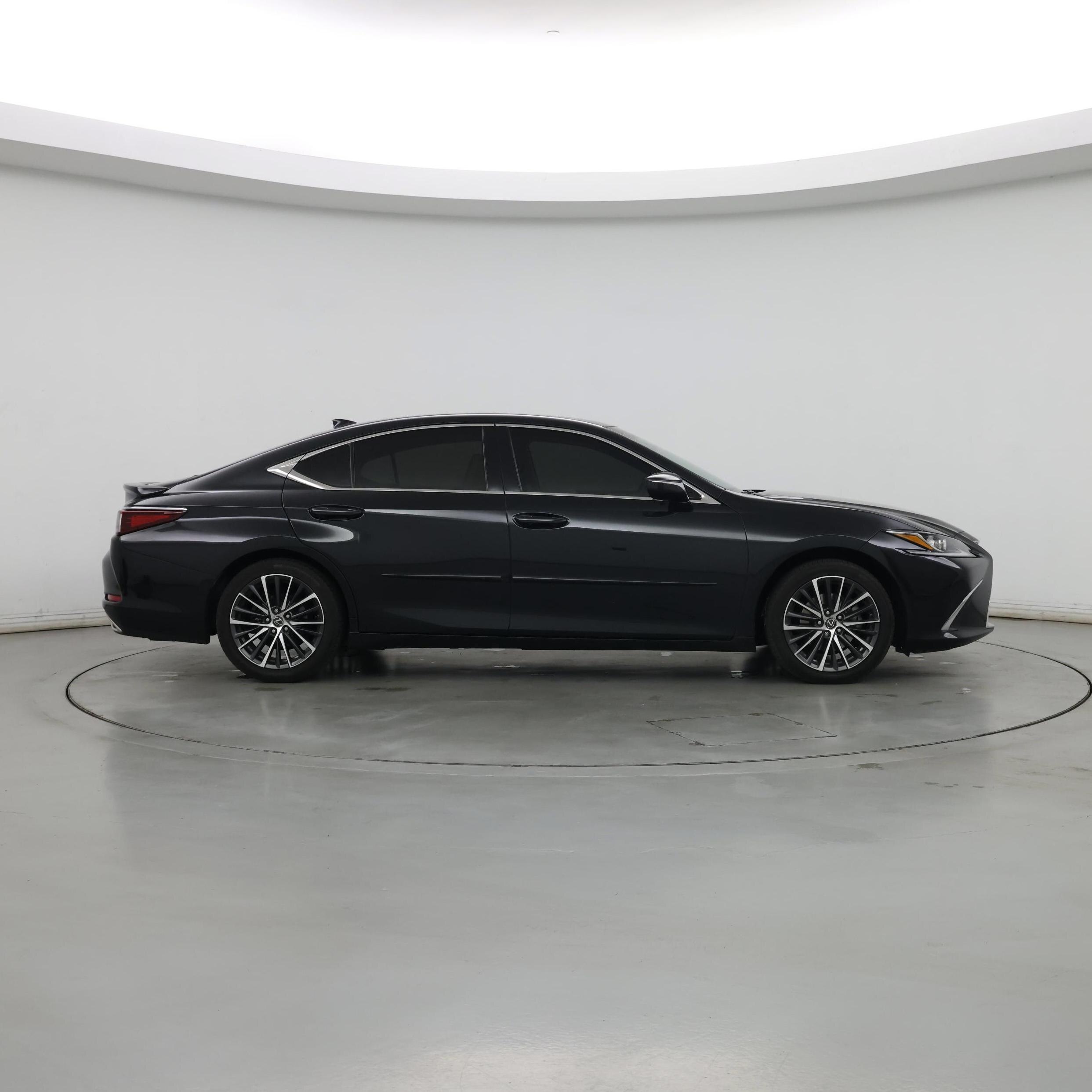 Thumbnail: 2022 Lexus ES - 7