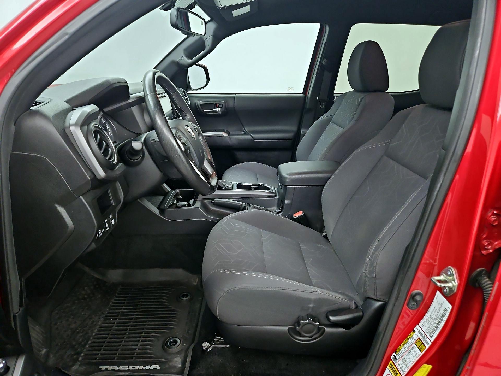 Thumbnail: 2017 Toyota Tacoma - 11