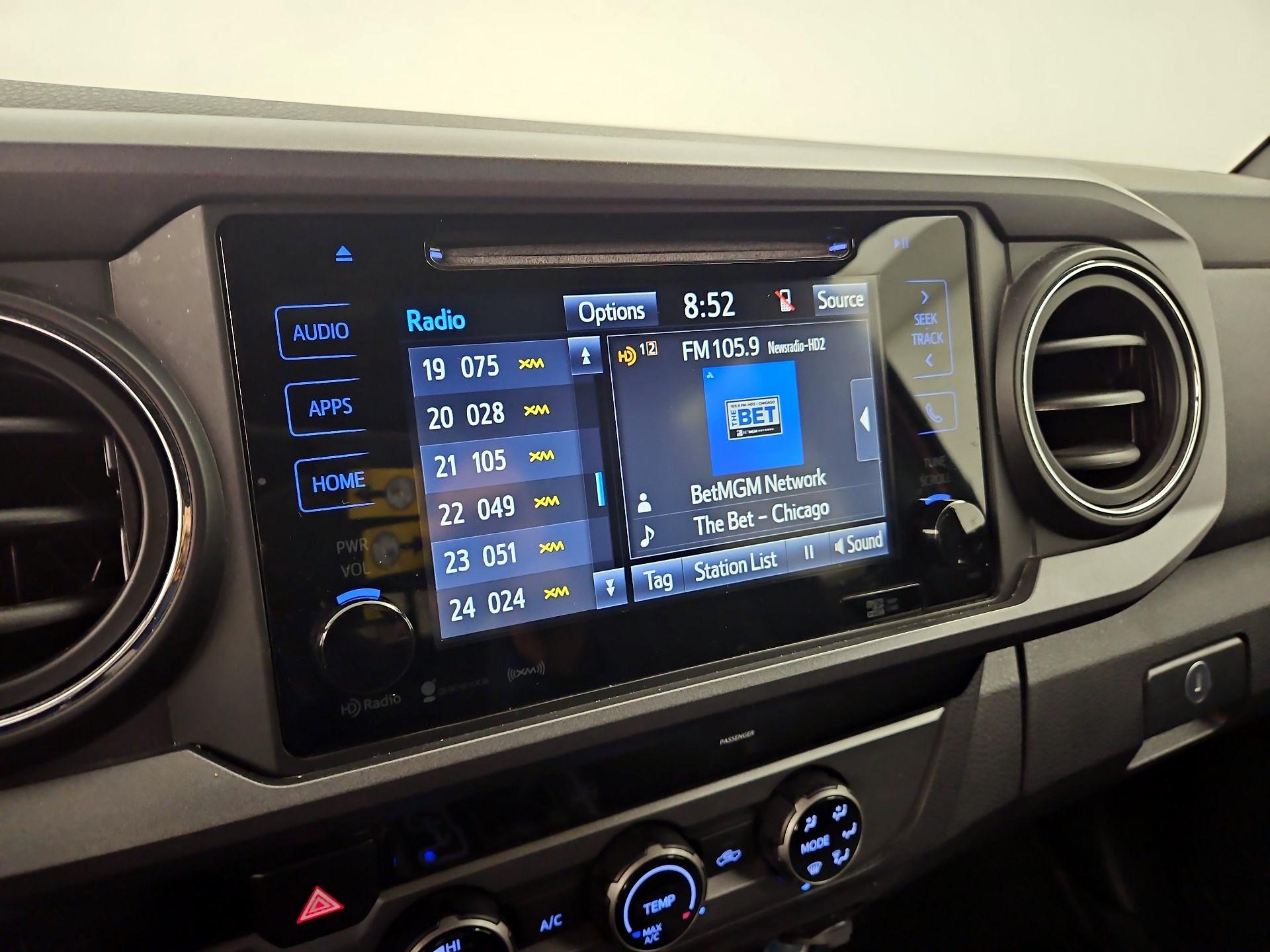 Thumbnail: 2017 Toyota Tacoma - 15