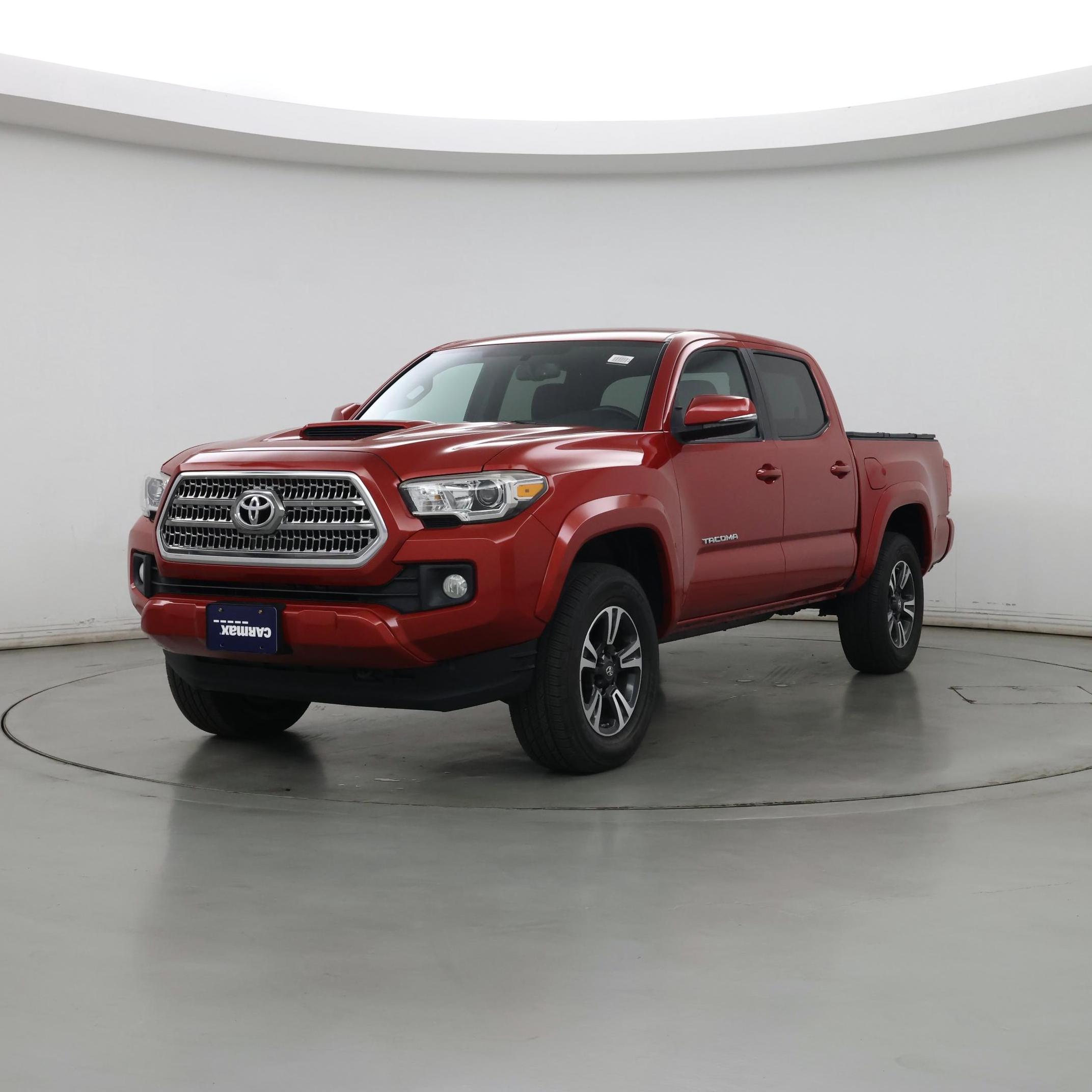 Thumbnail: 2017 Toyota Tacoma - 4