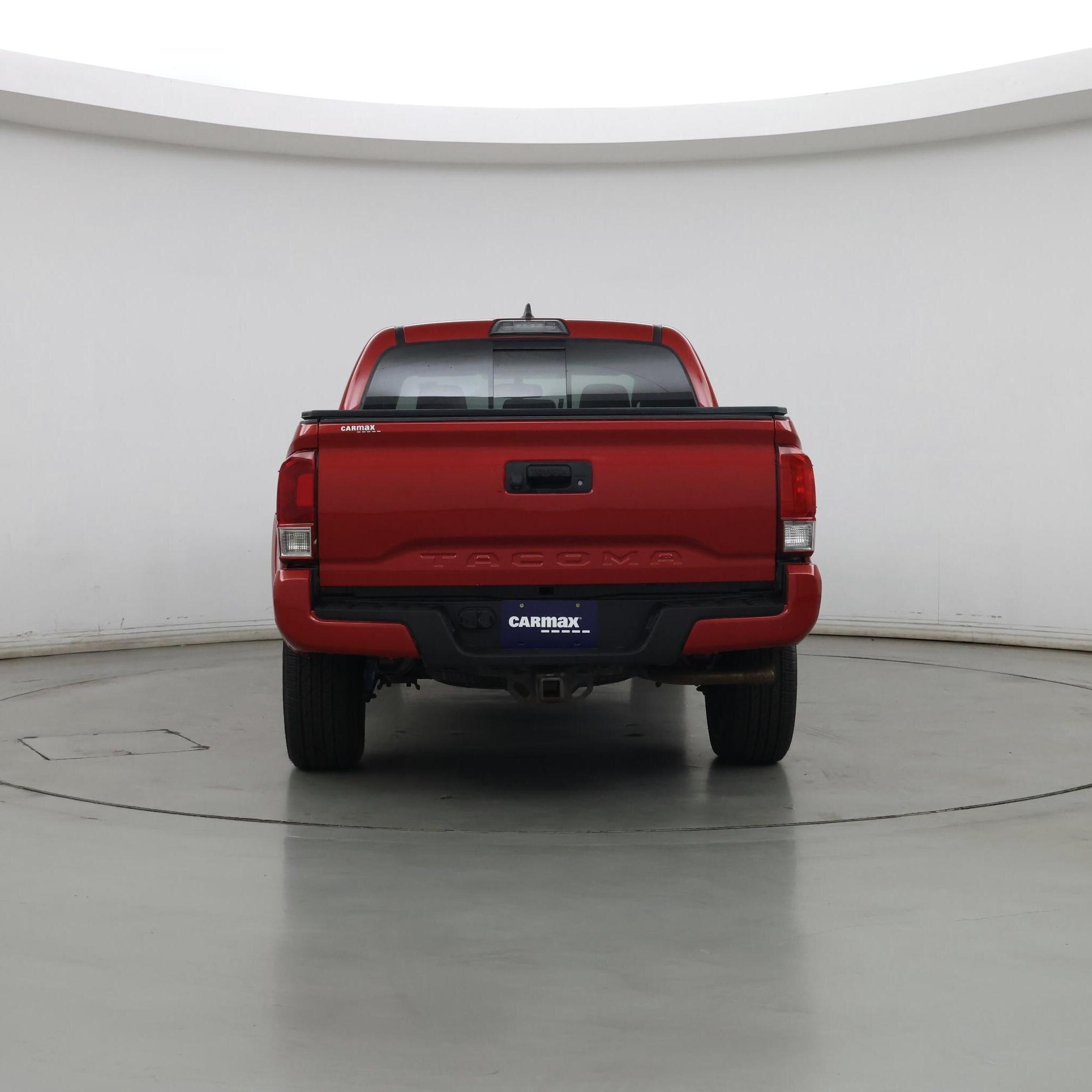 Thumbnail: 2017 Toyota Tacoma - 6