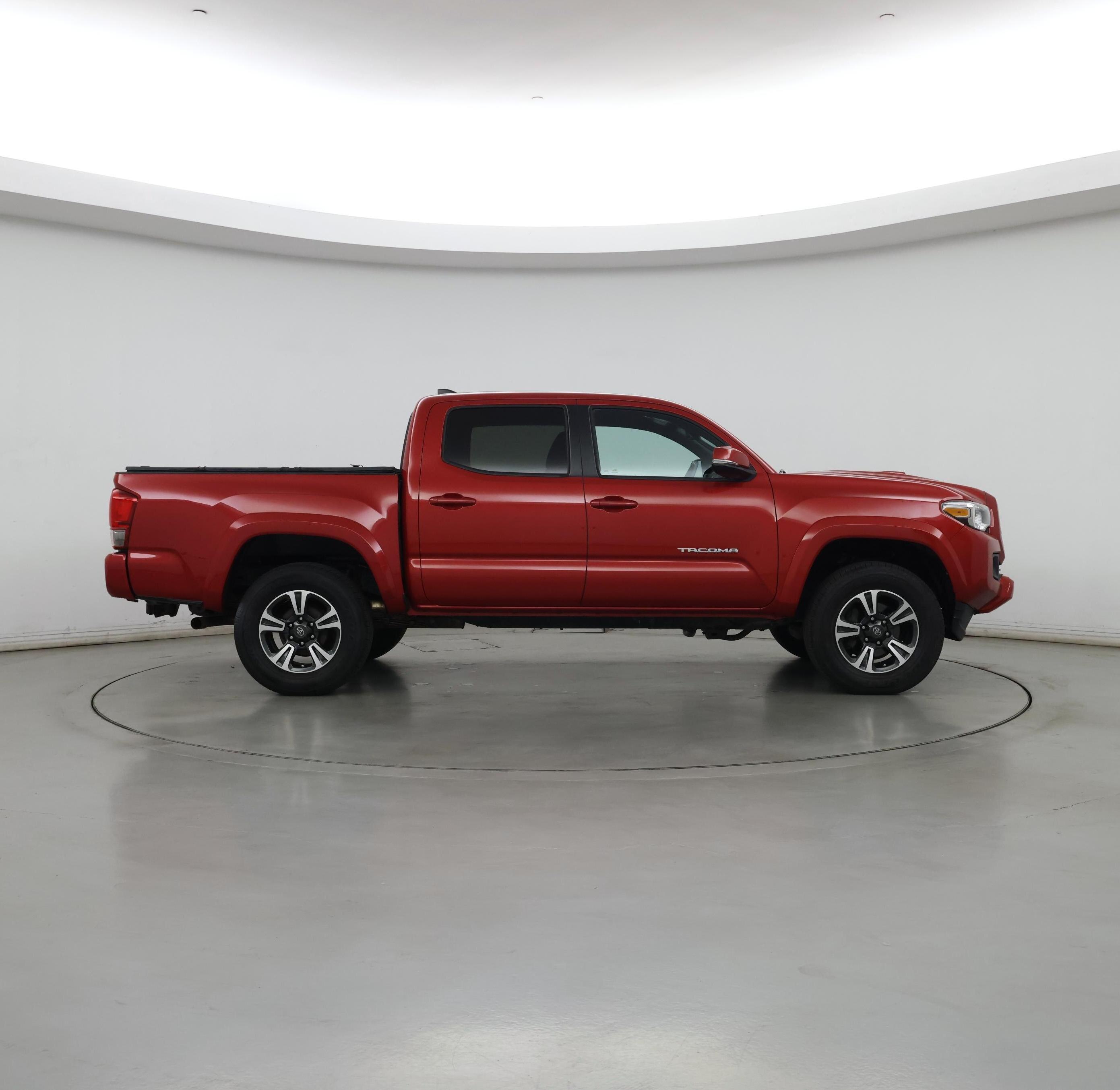 Thumbnail: 2017 Toyota Tacoma - 7