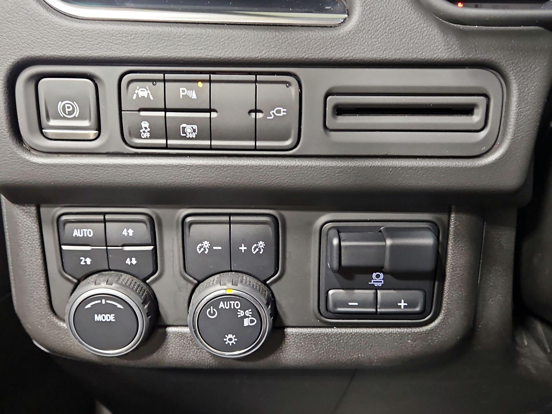 Thumbnail: 2022 Chevrolet Suburban - 13