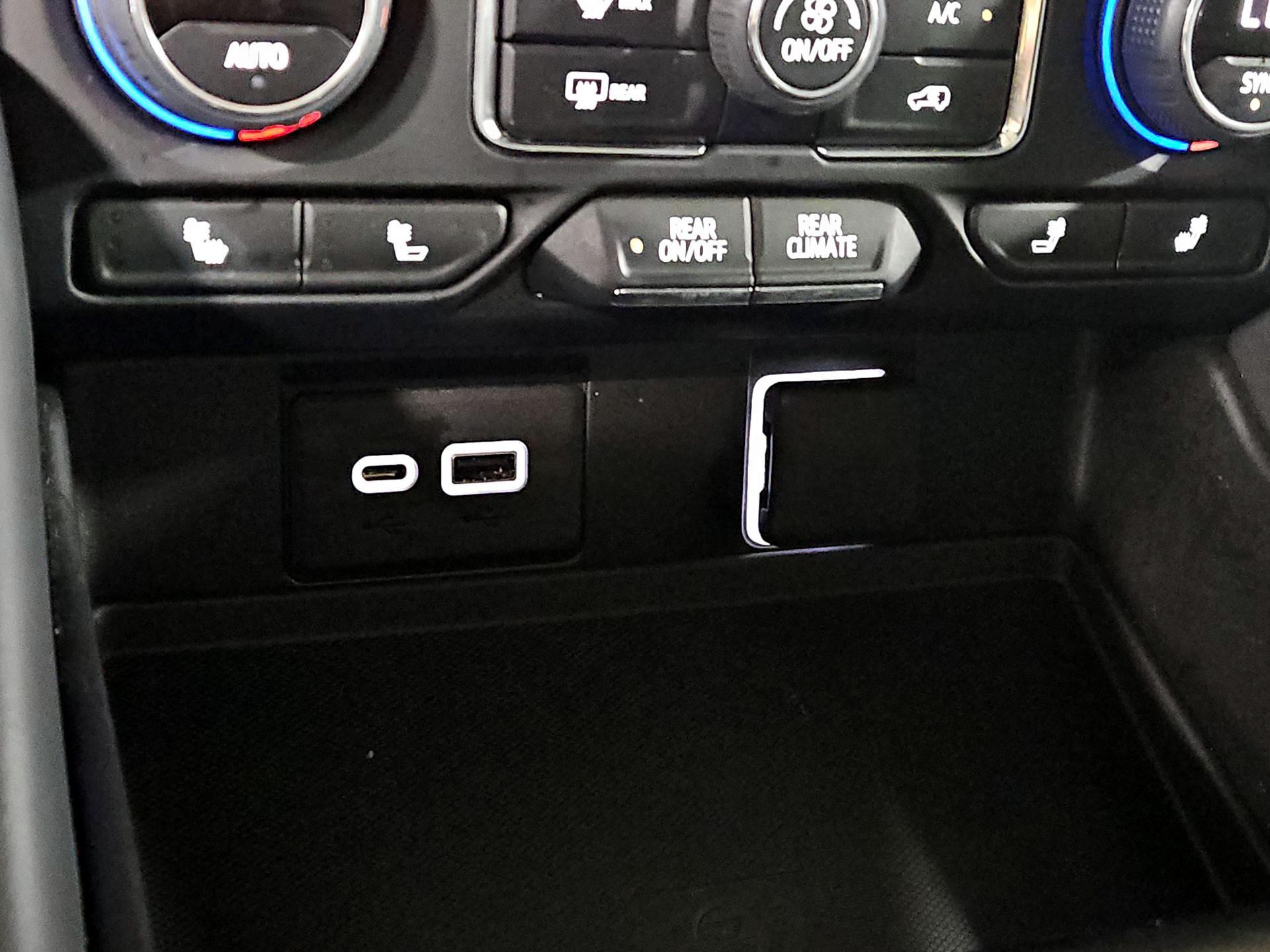 Thumbnail: 2022 Chevrolet Suburban - 18