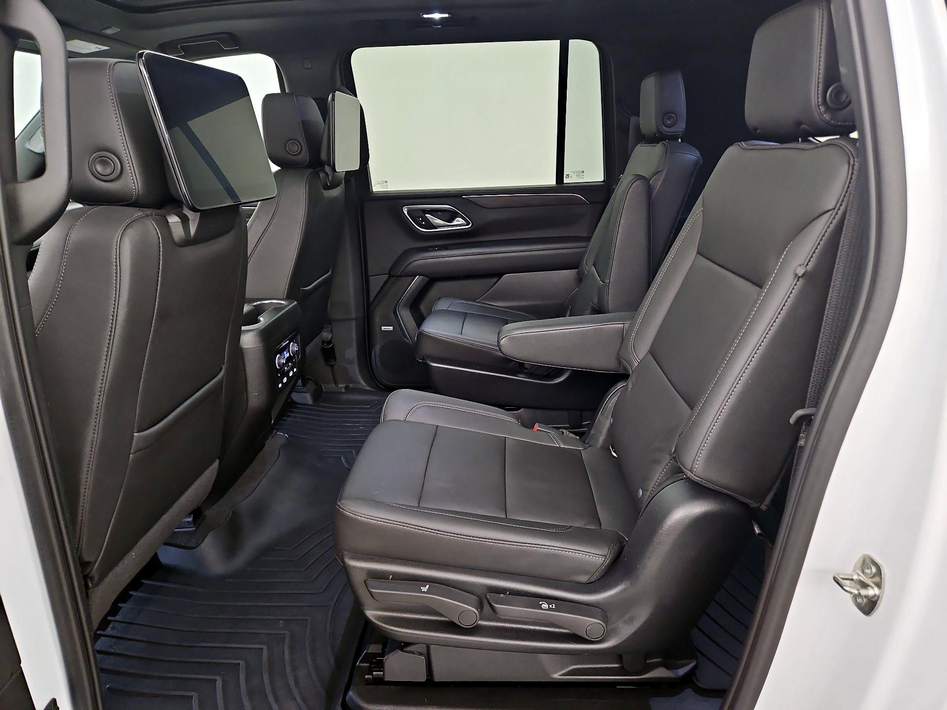 Thumbnail: 2022 Chevrolet Suburban - 20