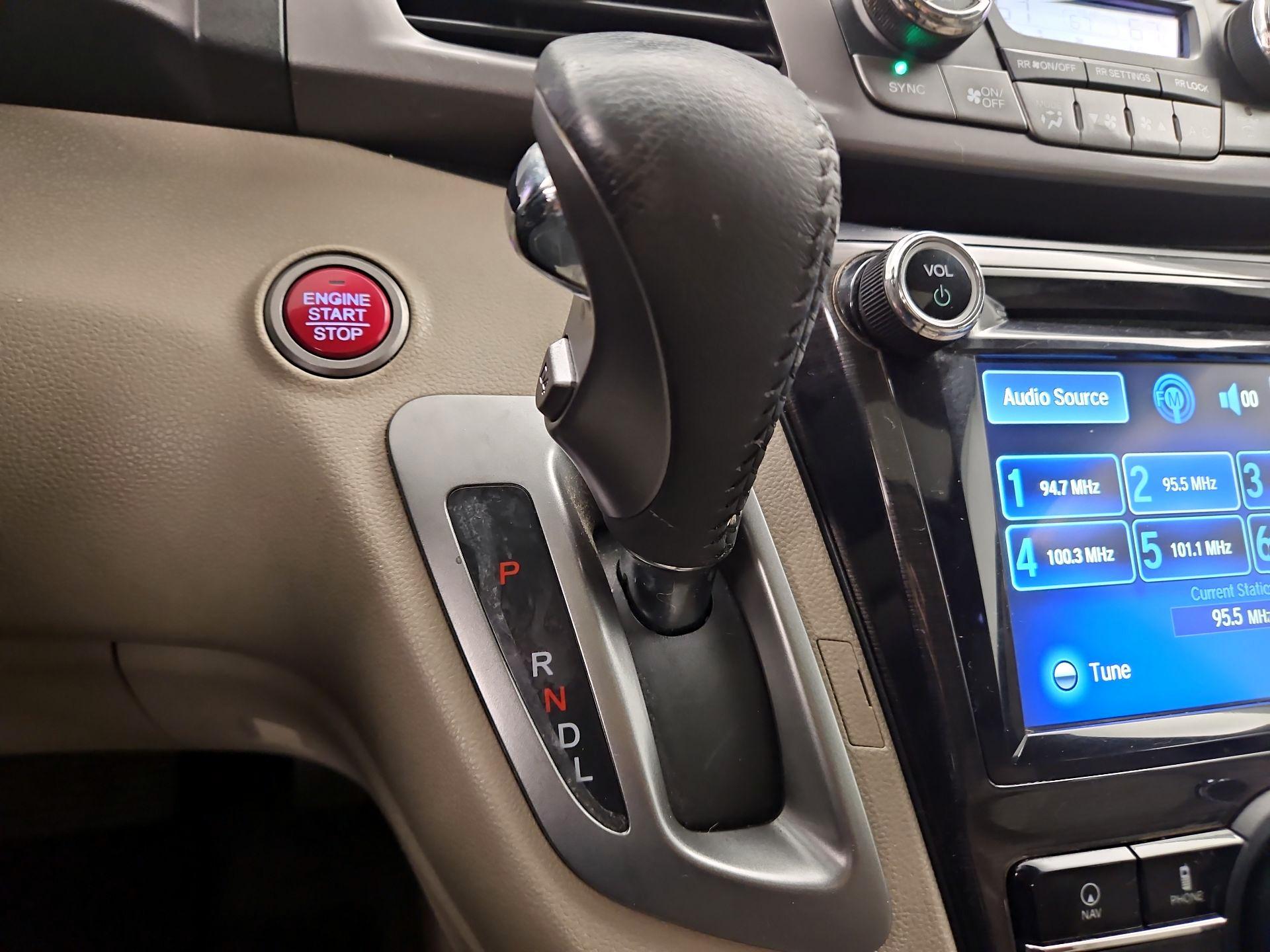 Thumbnail: 2015 Honda Odyssey - 18