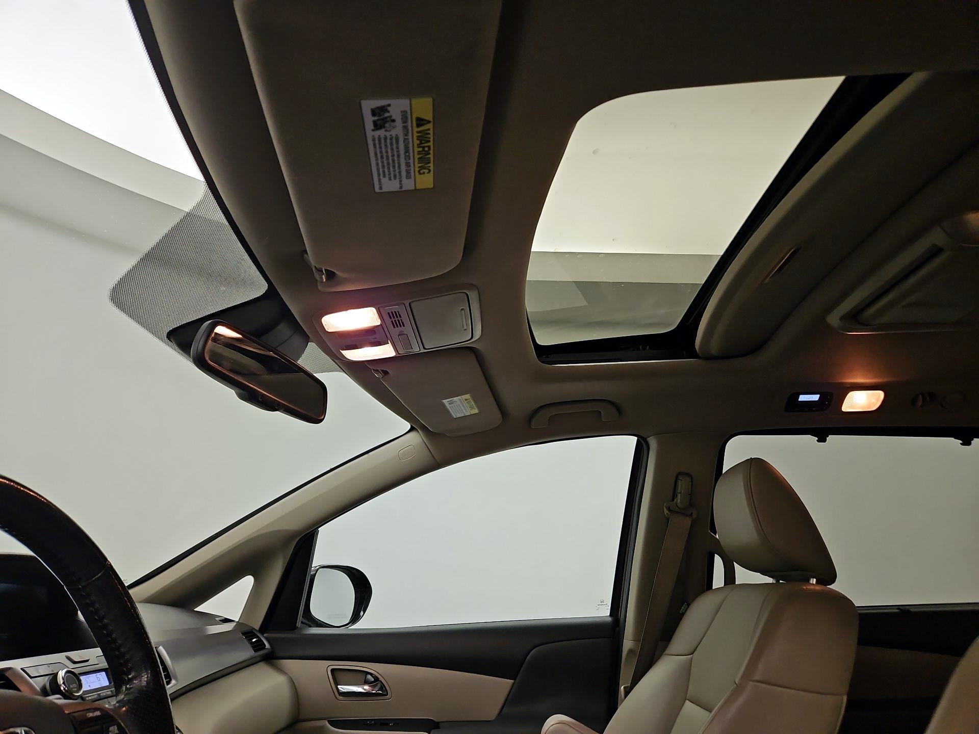 Thumbnail: 2015 Honda Odyssey - 20