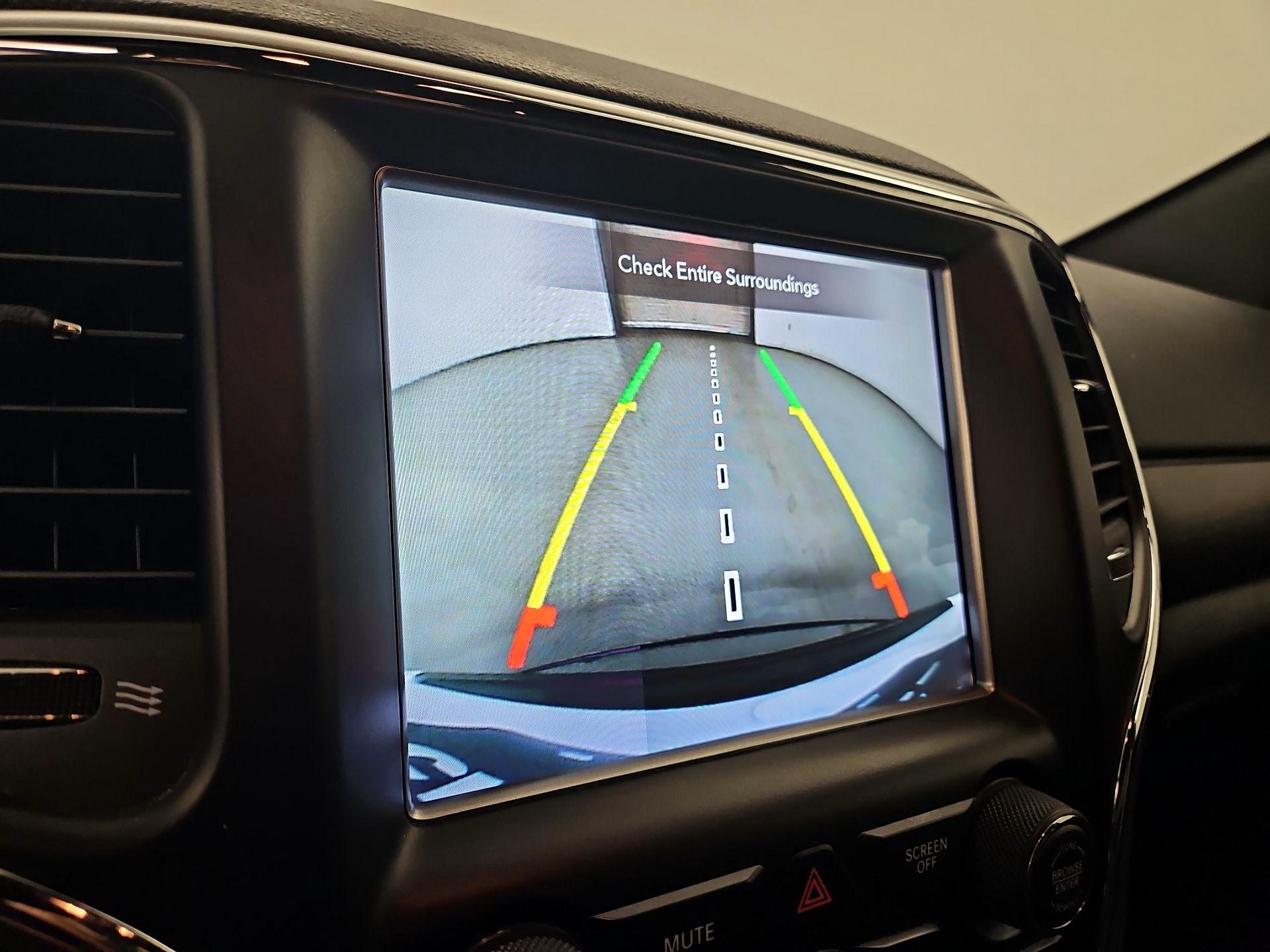 Thumbnail: 2018 Jeep Grand Cherokee - 15