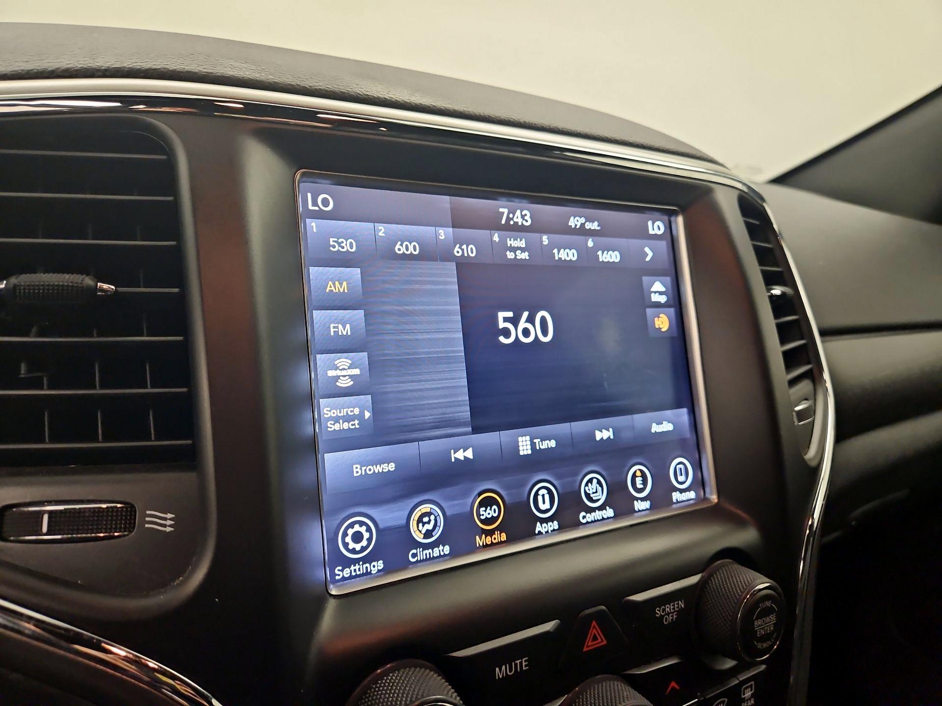 Thumbnail: 2018 Jeep Grand Cherokee - 16