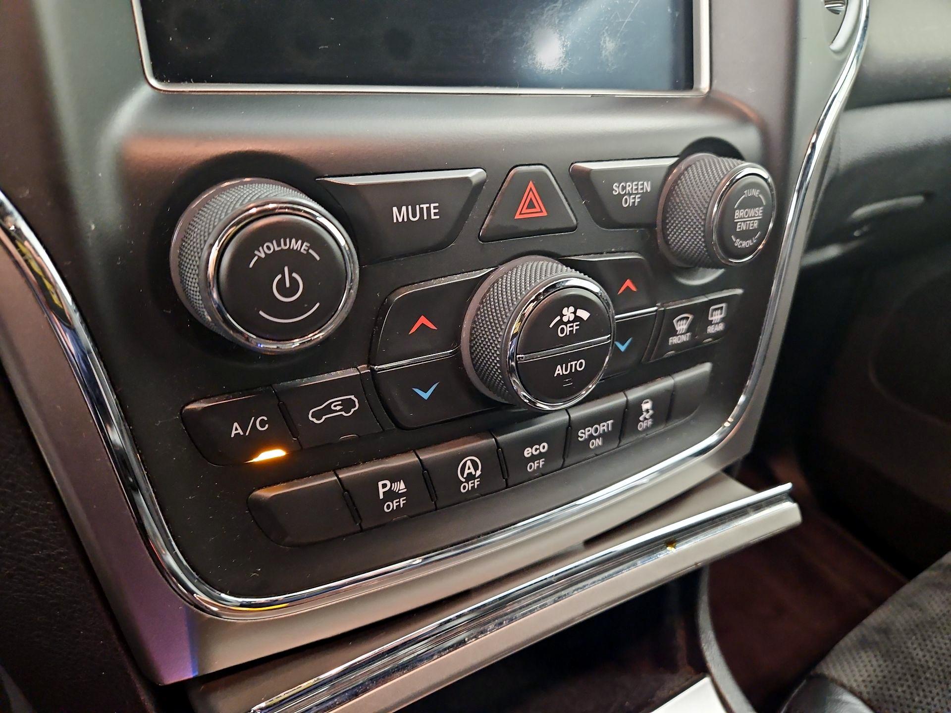 Thumbnail: 2018 Jeep Grand Cherokee - 17