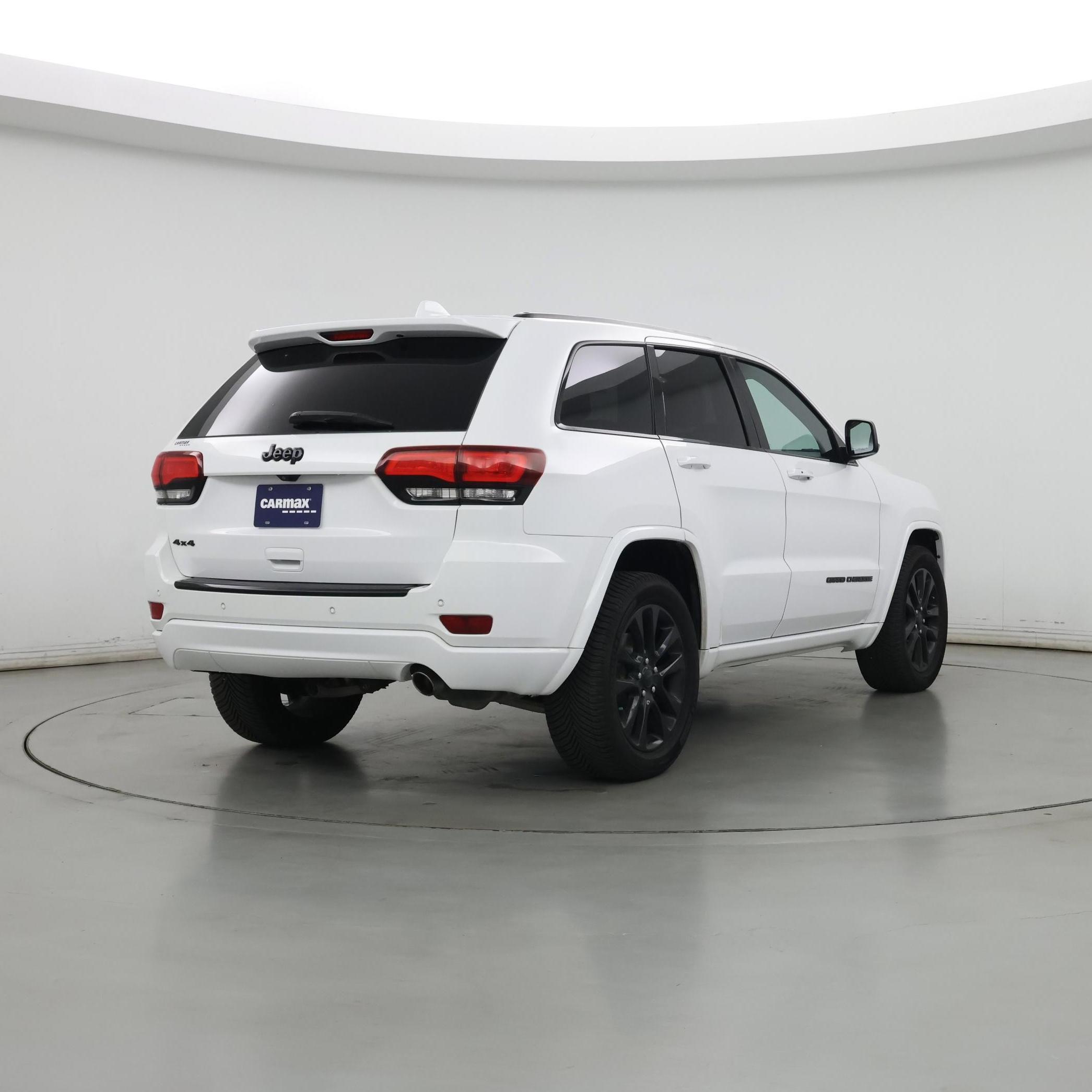 Thumbnail: 2018 Jeep Grand Cherokee - 8