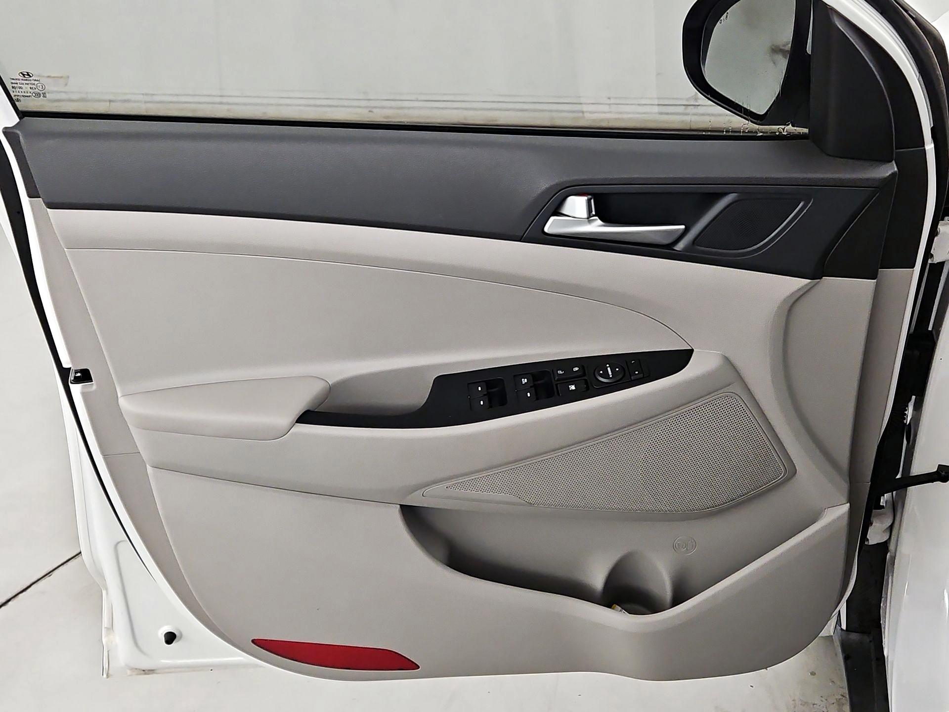 Thumbnail: 2021 Hyundai Tucson - 12