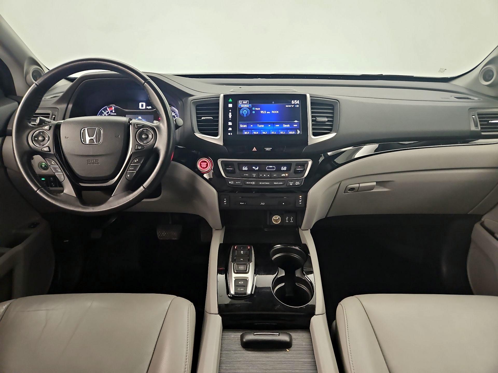 Thumbnail: 2016 Honda Pilot - 9