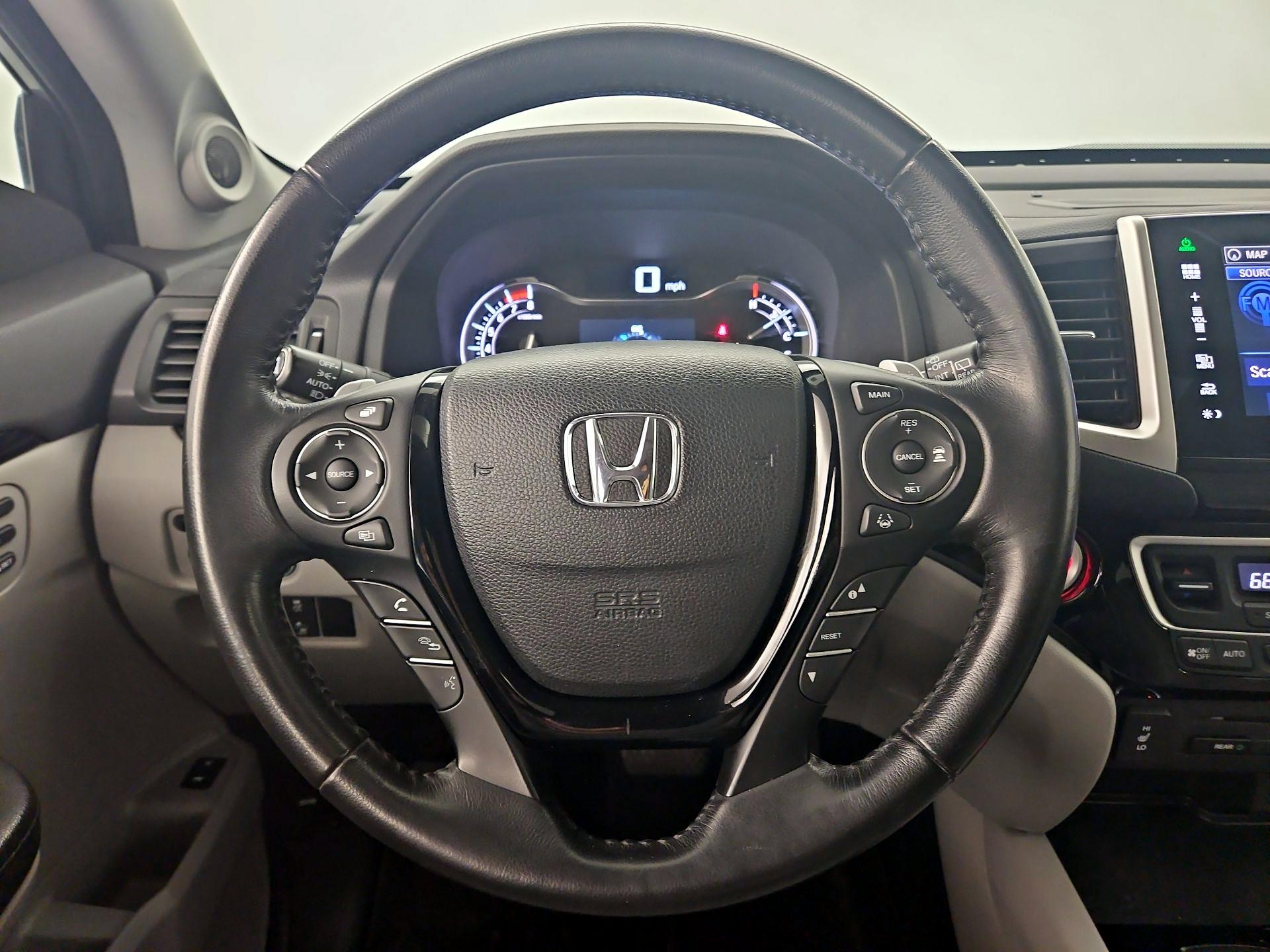 Thumbnail: 2016 Honda Pilot - 10