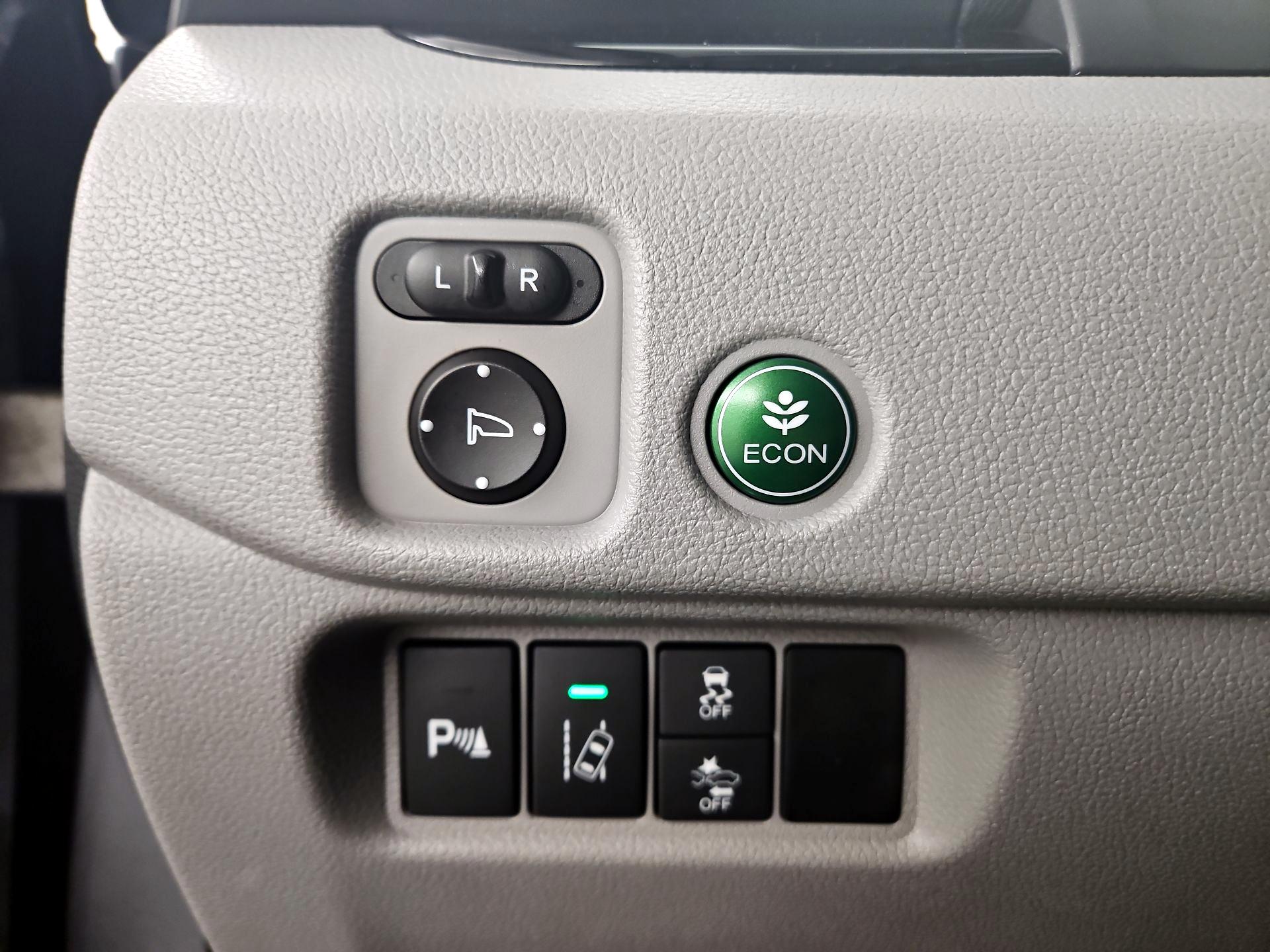 Thumbnail: 2016 Honda Pilot - 13