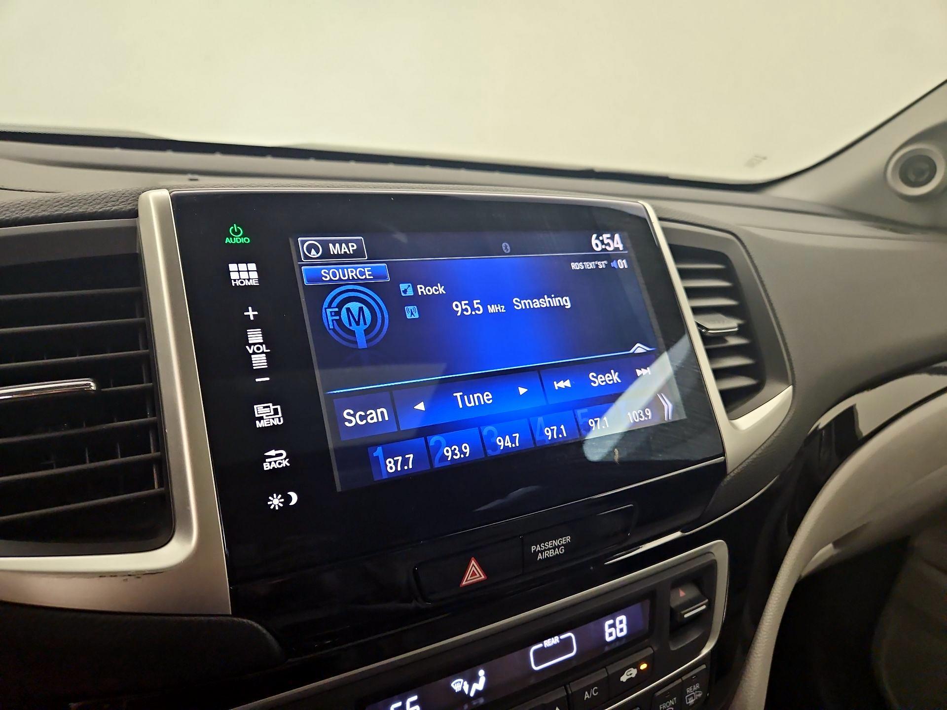 Thumbnail: 2016 Honda Pilot - 15