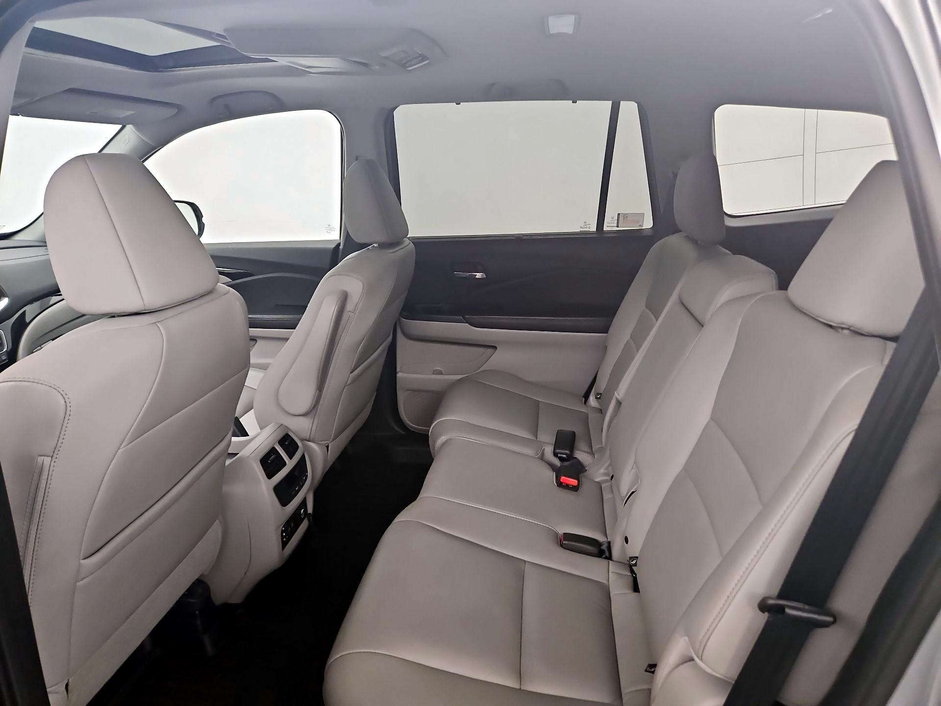 Thumbnail: 2016 Honda Pilot - 20