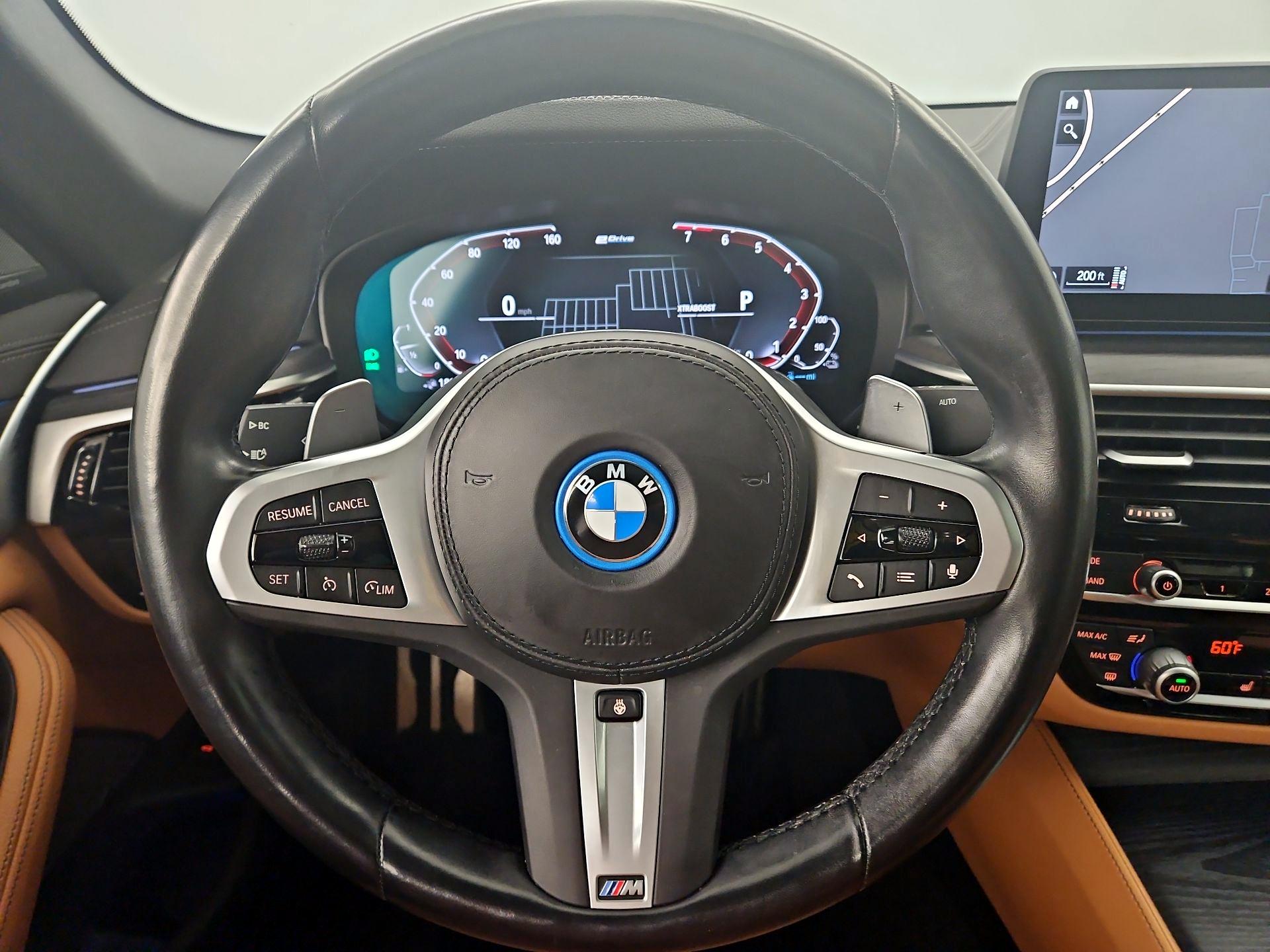 Thumbnail: 2023 BMW 5 Series - 10