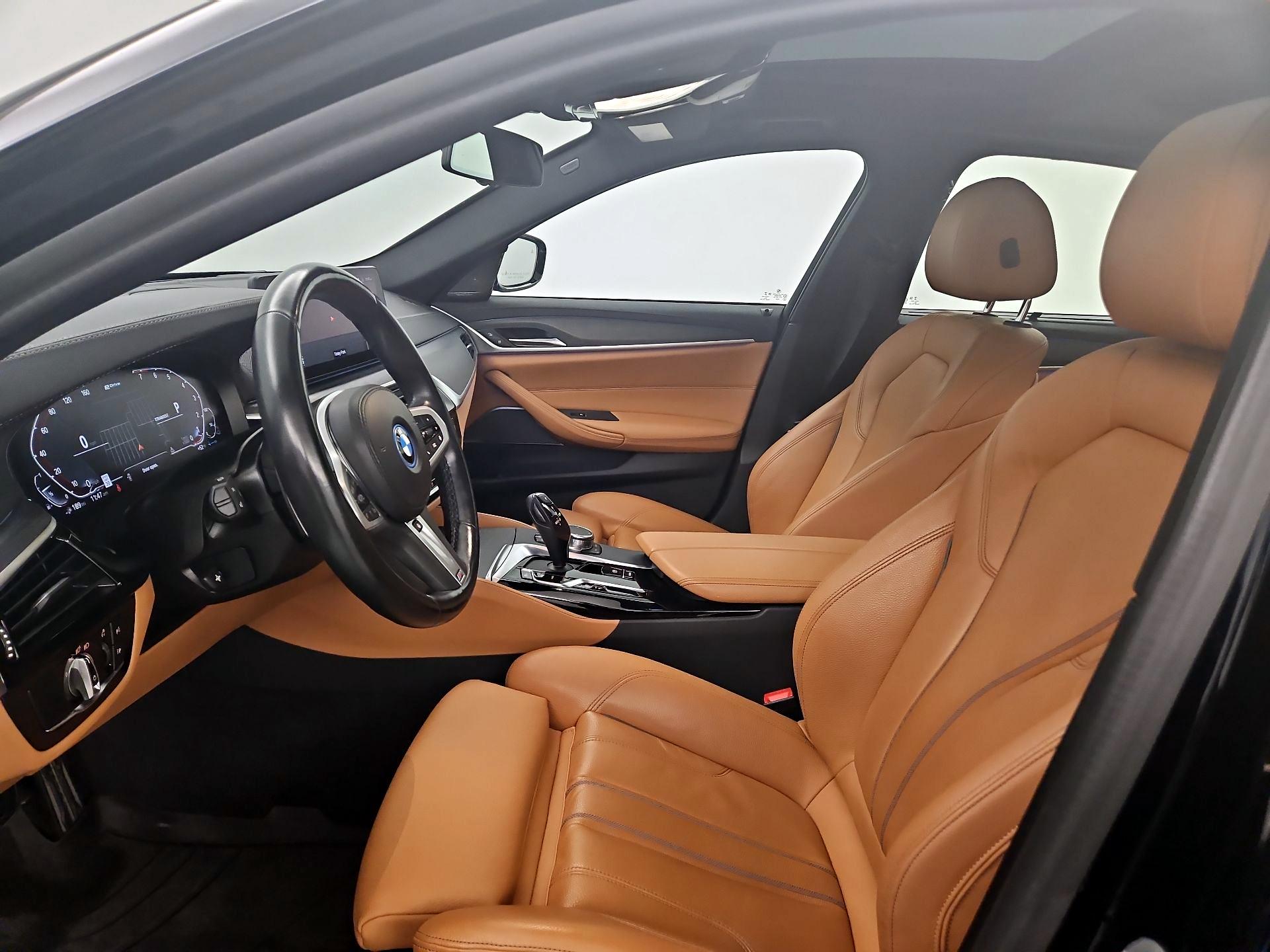 Thumbnail: 2023 BMW 5 Series - 11