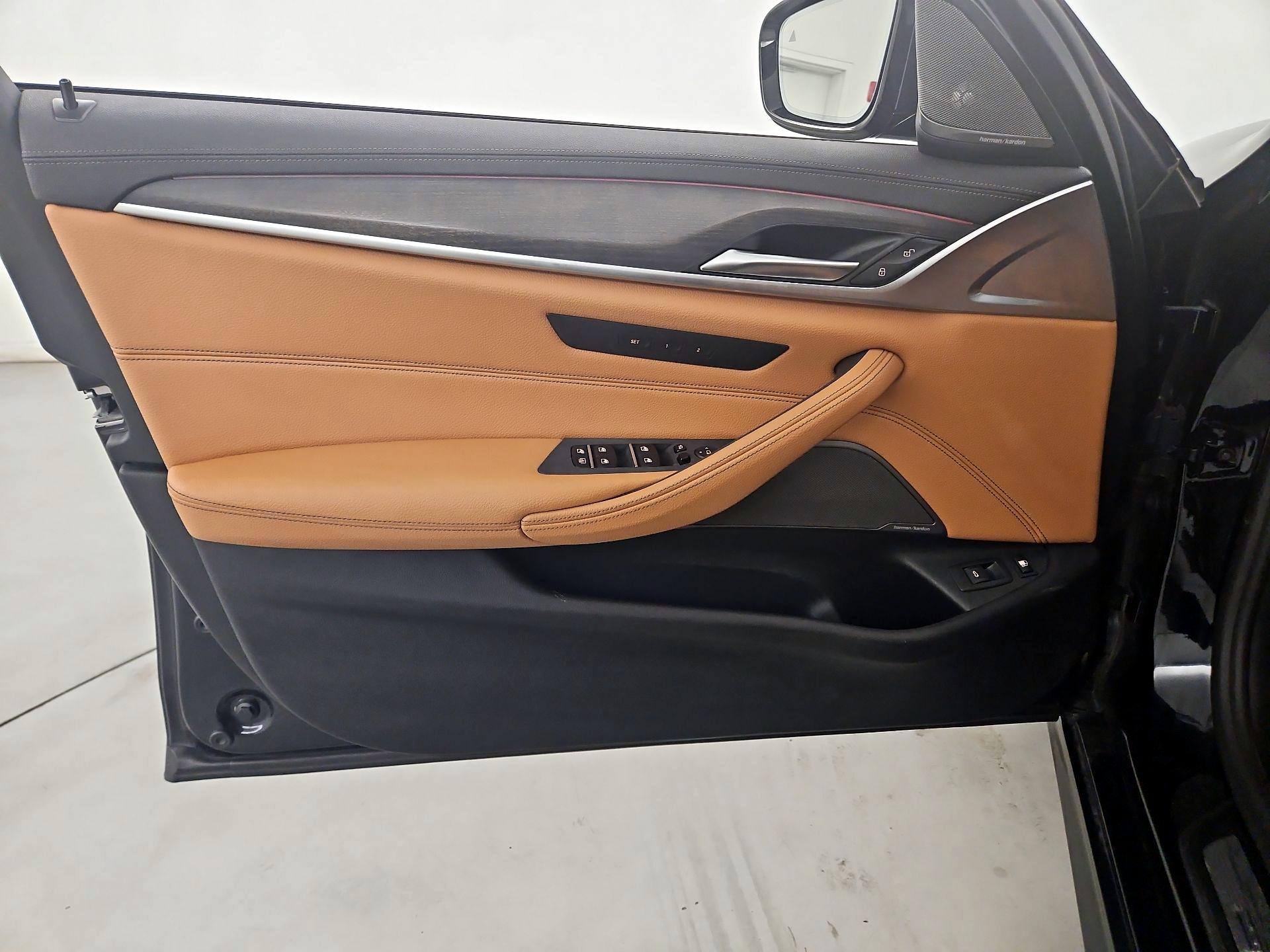 Thumbnail: 2023 BMW 5 Series - 12