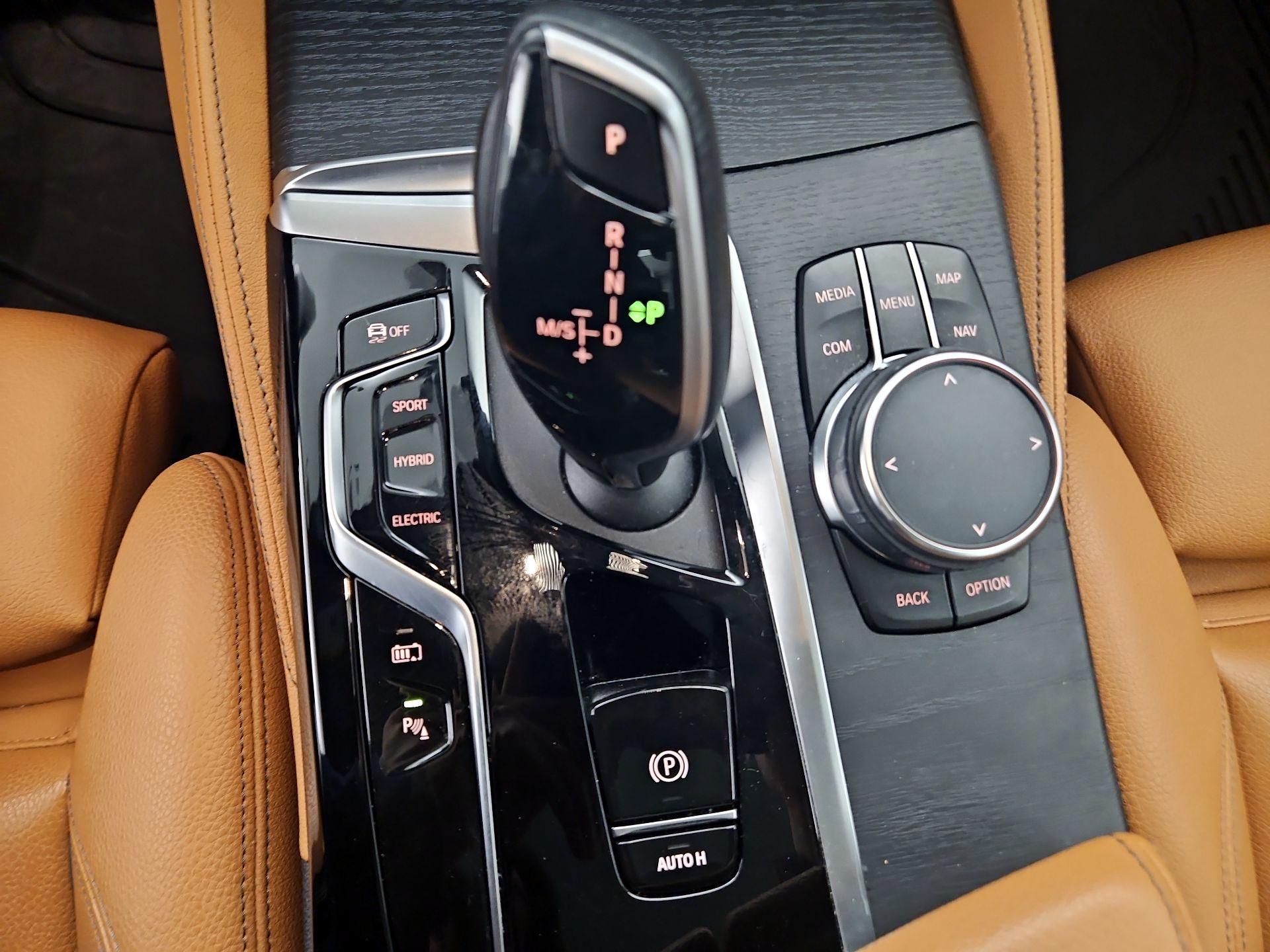 Thumbnail: 2023 BMW 5 Series - 18