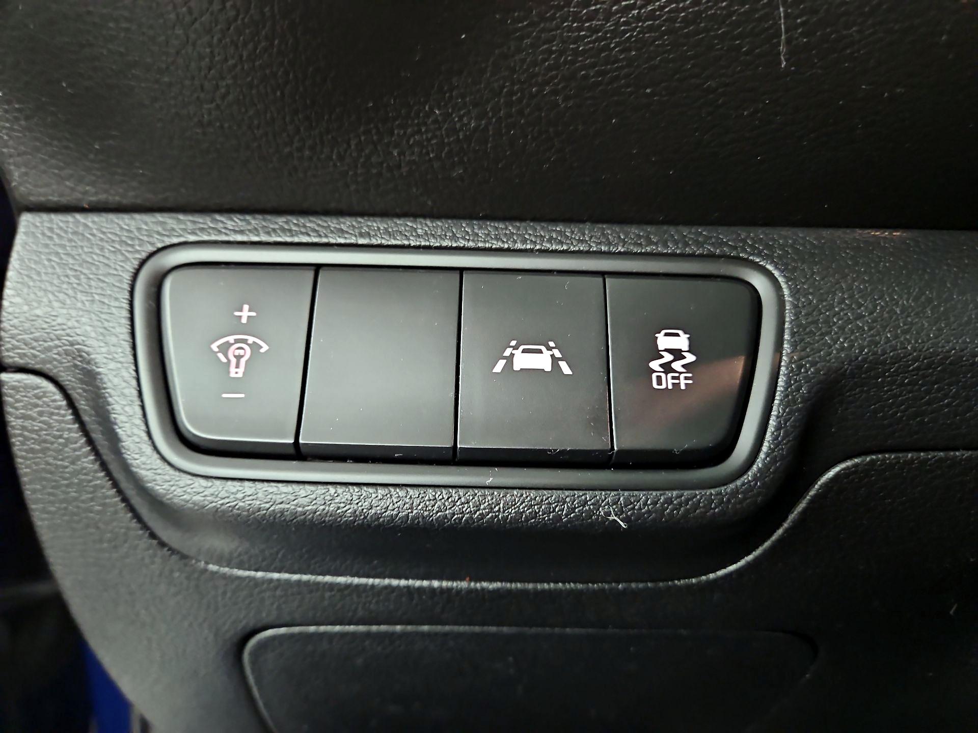 Thumbnail: 2020 Kia Forte - 13