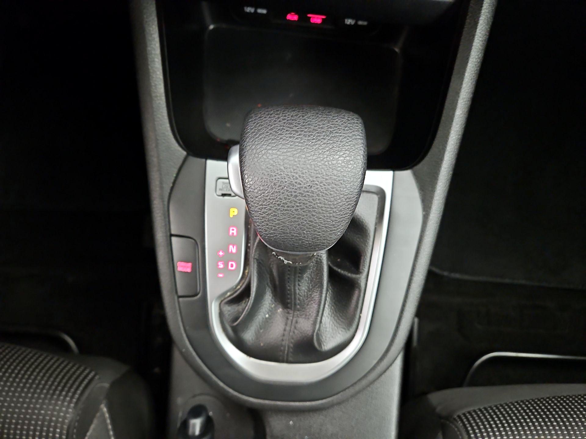 Thumbnail: 2020 Kia Forte - 17