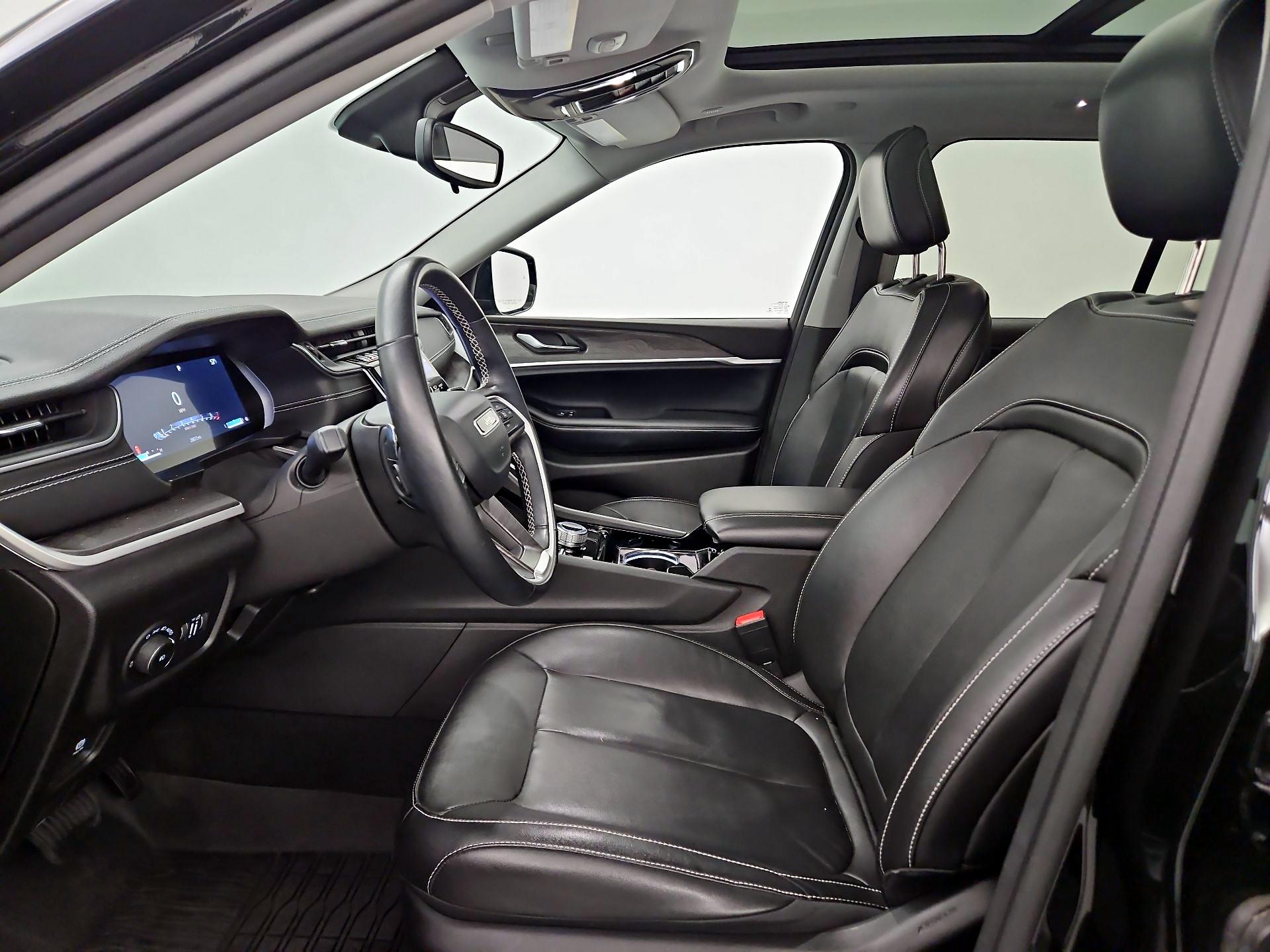 Thumbnail: 2022 Jeep Grand Cherokee - 11