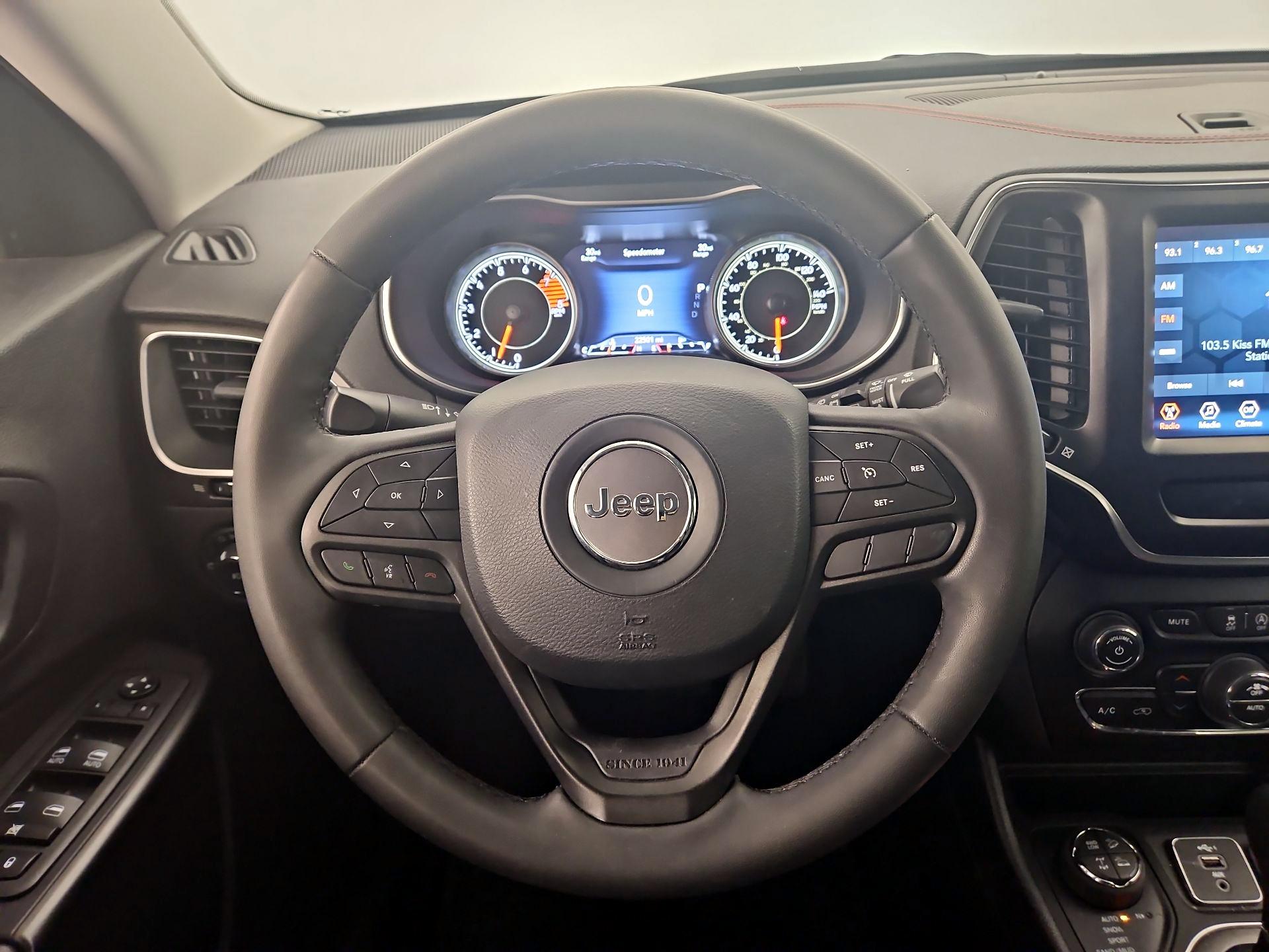 Thumbnail: 2022 Jeep Cherokee - 10