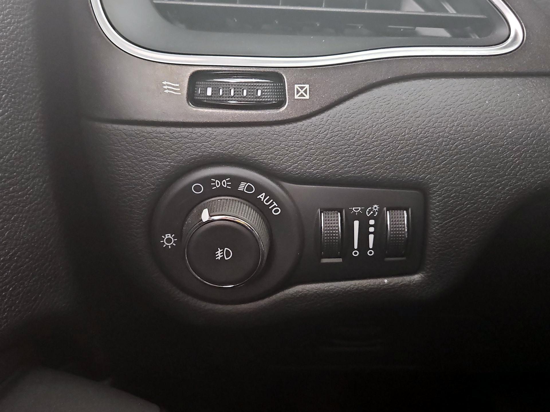 Thumbnail: 2022 Jeep Cherokee - 13