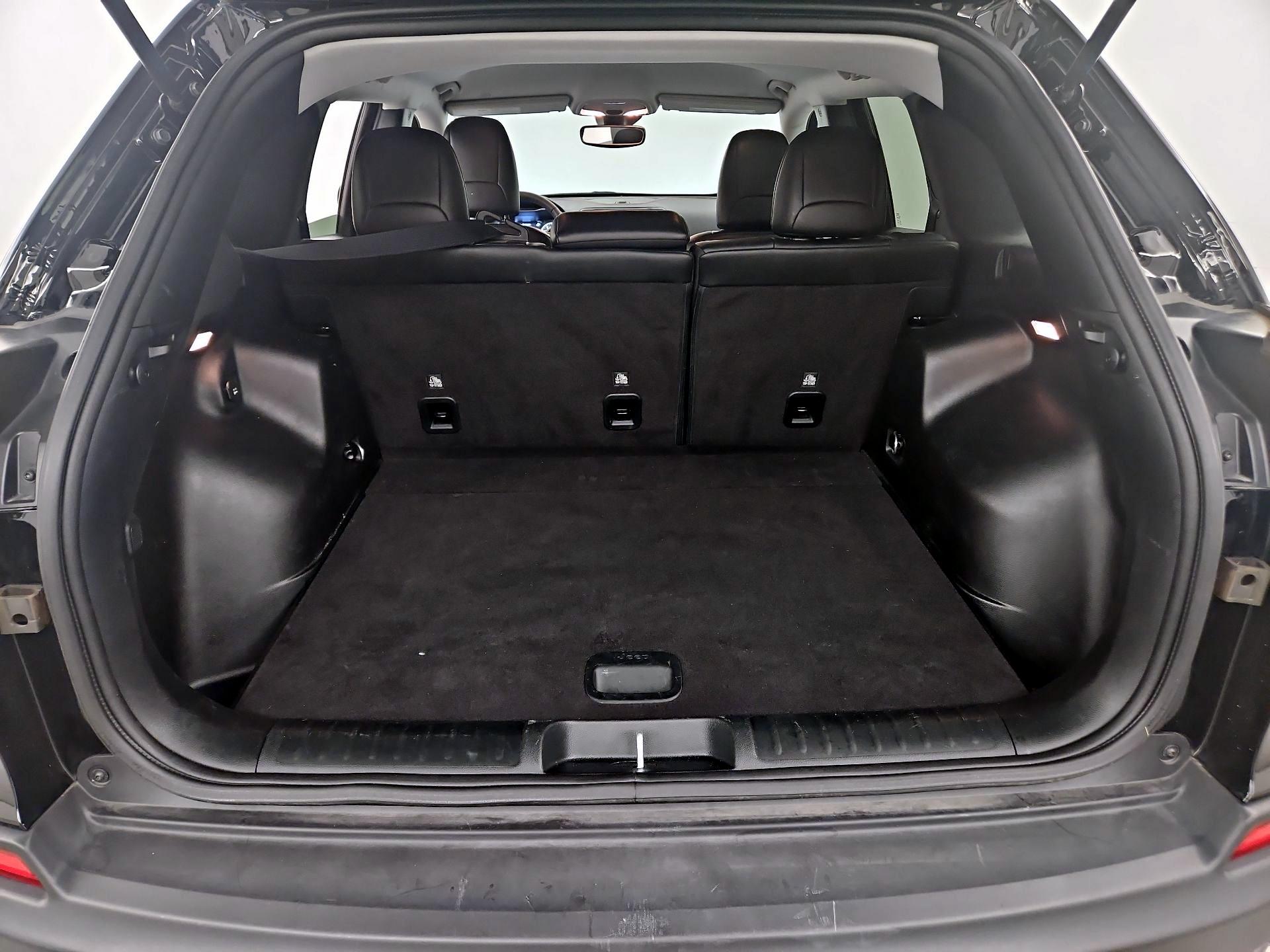 Thumbnail: 2022 Jeep Cherokee - 20