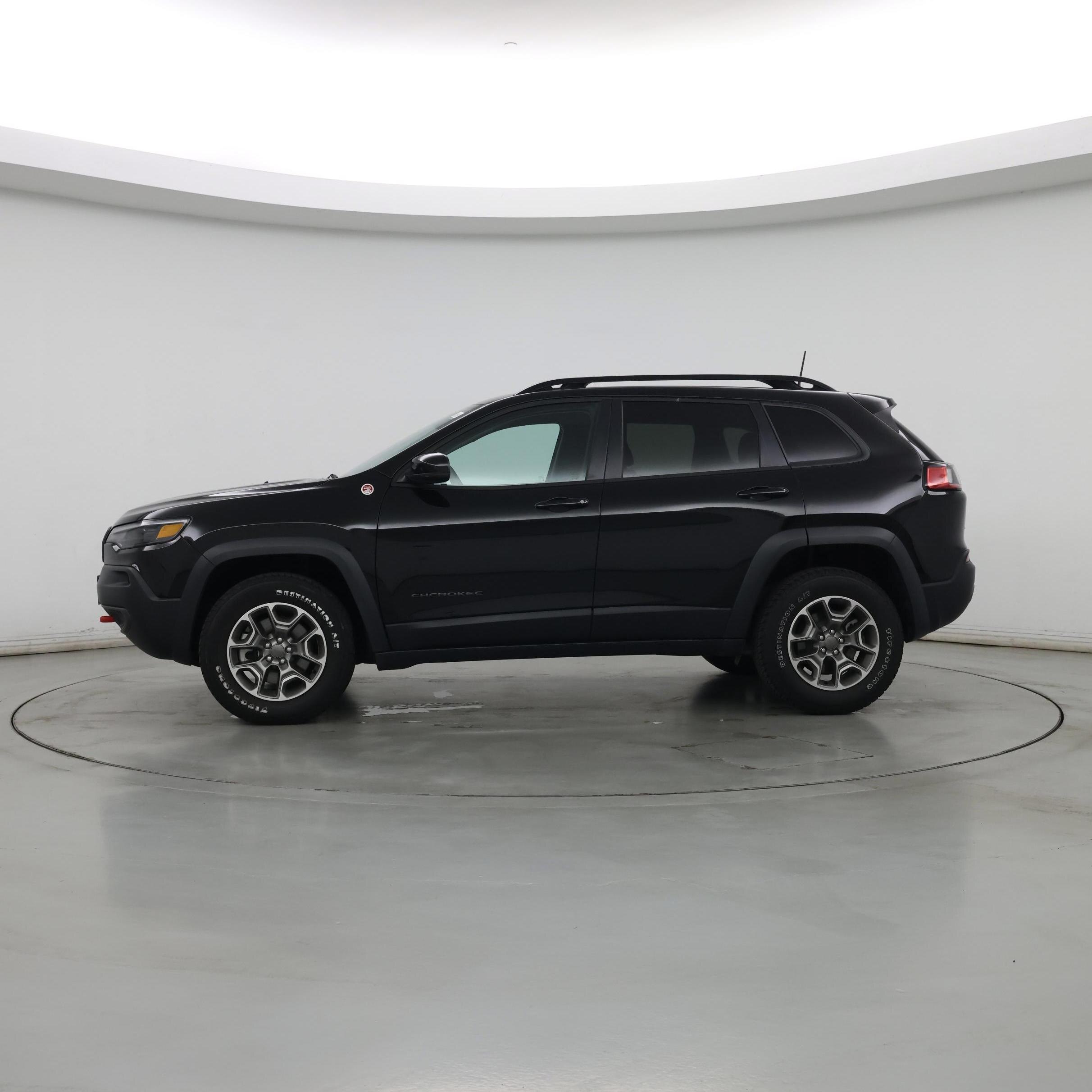 Thumbnail: 2022 Jeep Cherokee - 3