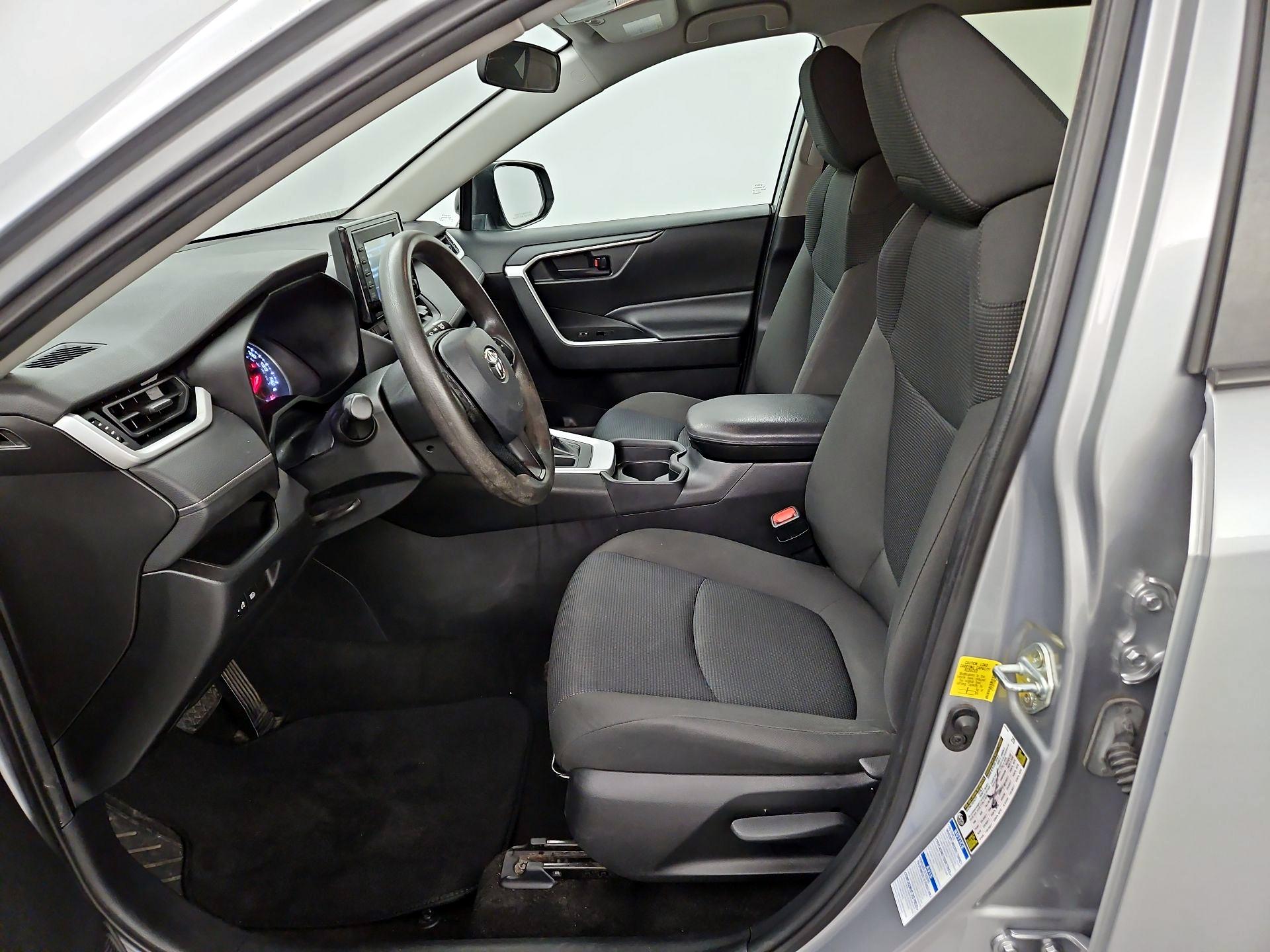 Thumbnail: 2021 Toyota RAV4 - 11