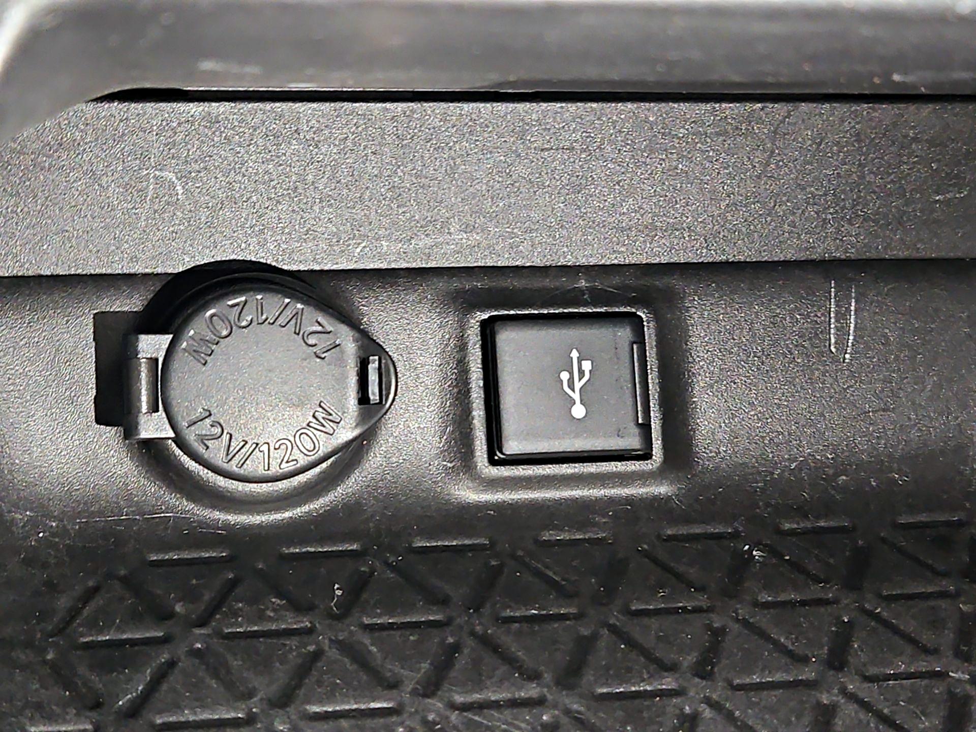 Thumbnail: 2021 Toyota RAV4 - 18